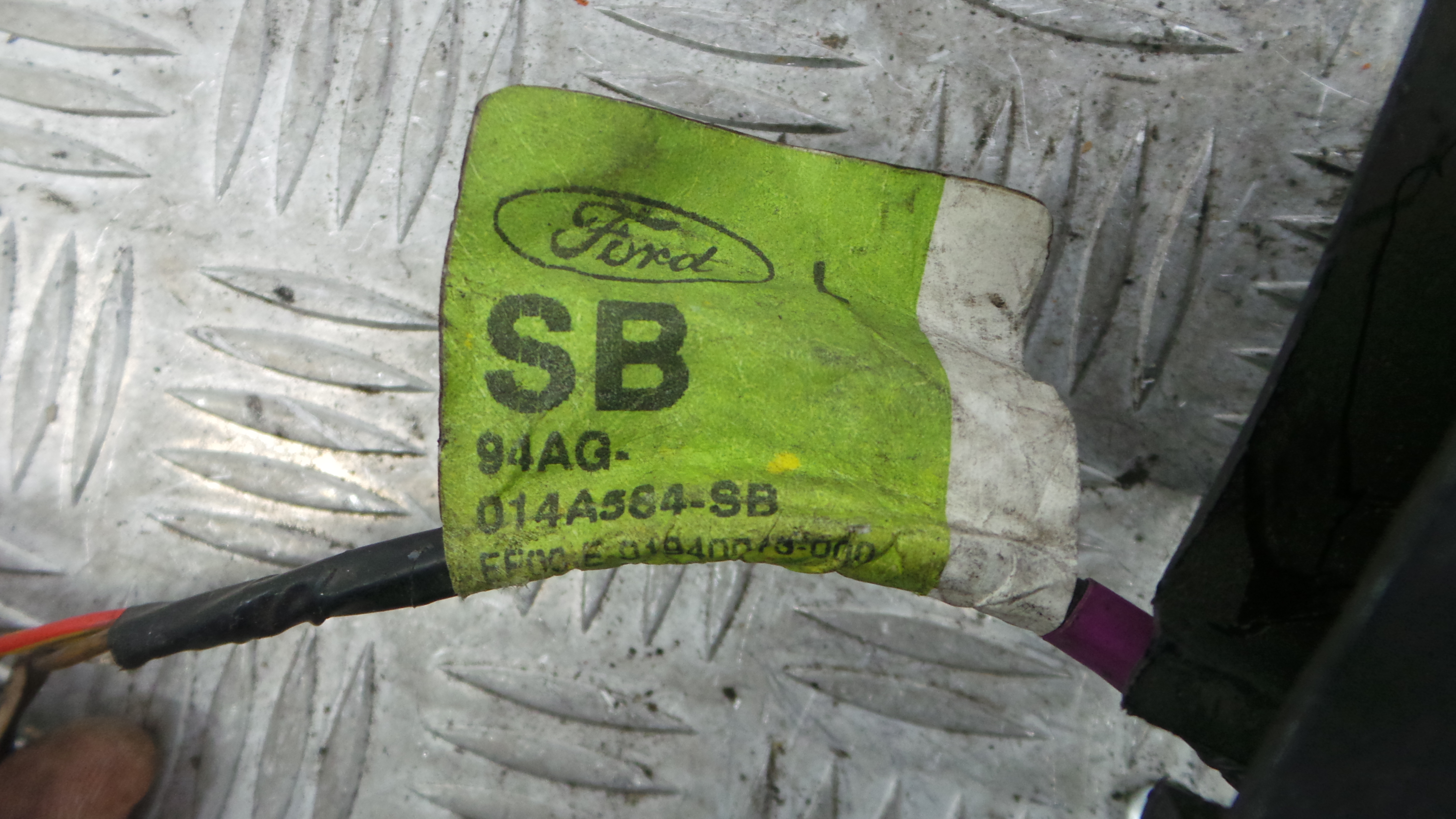 Fecho da Porta Frente Esq 95AG-A22601-AB/BB - FORD ESCORT Mk VI (AAL, ABL), ESCORT V (AAL, ABL)-33639585