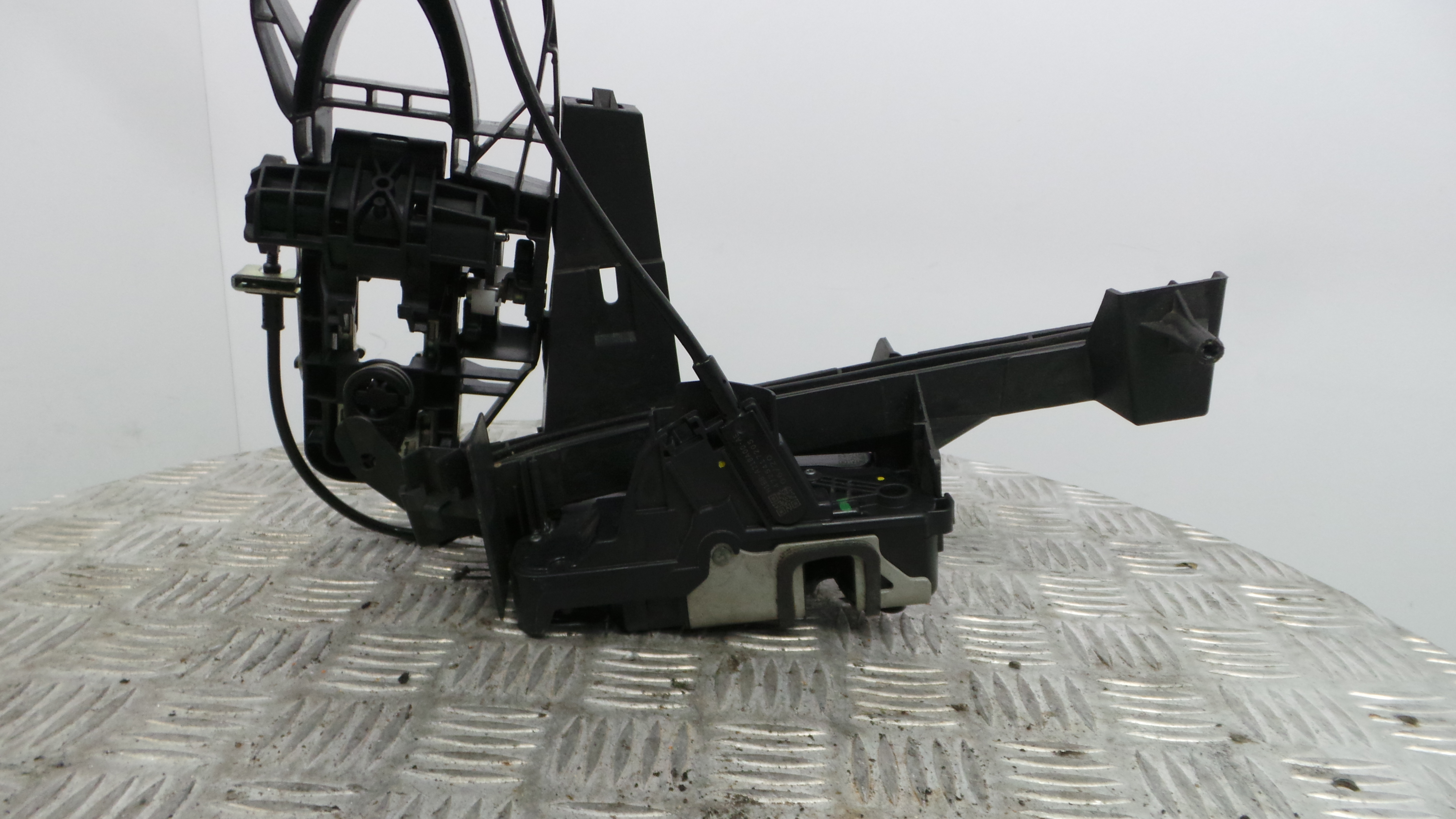 Fecho da Porta Frente Dto H1BB-A218A00-AE - FORD FIESTA VII (HJ, HF)-33639594