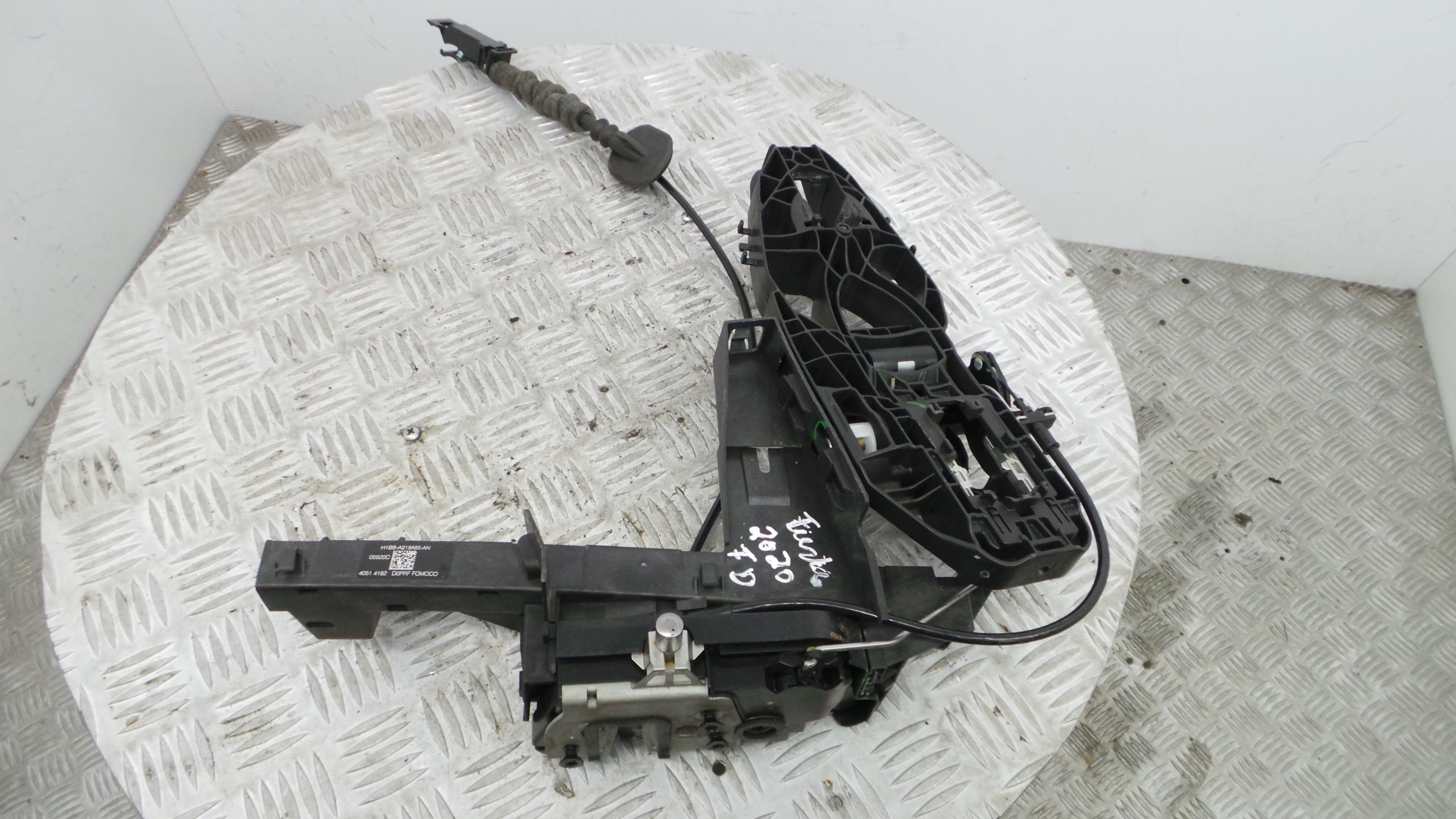 Fecho da Porta Frente Dto H1BB-A218A00-AE - FORD FIESTA VII (HJ, HF)-33639594