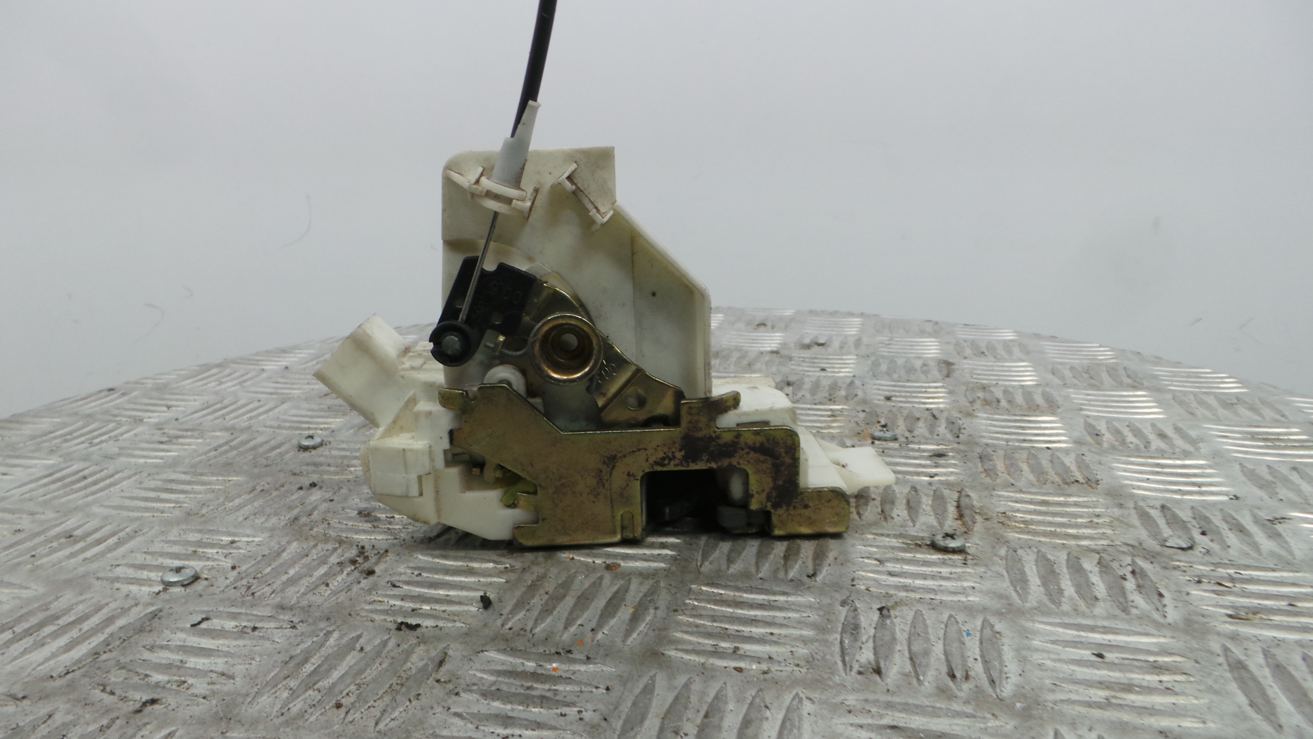 Fecho da Porta Trás Dto XS41-A26412-CG - FORD MONDEO III (B5Y)-33639615 Fecho da Porta Trás Dto XS41-A26412-CG - FORD MONDEO III (B5Y)-33639615