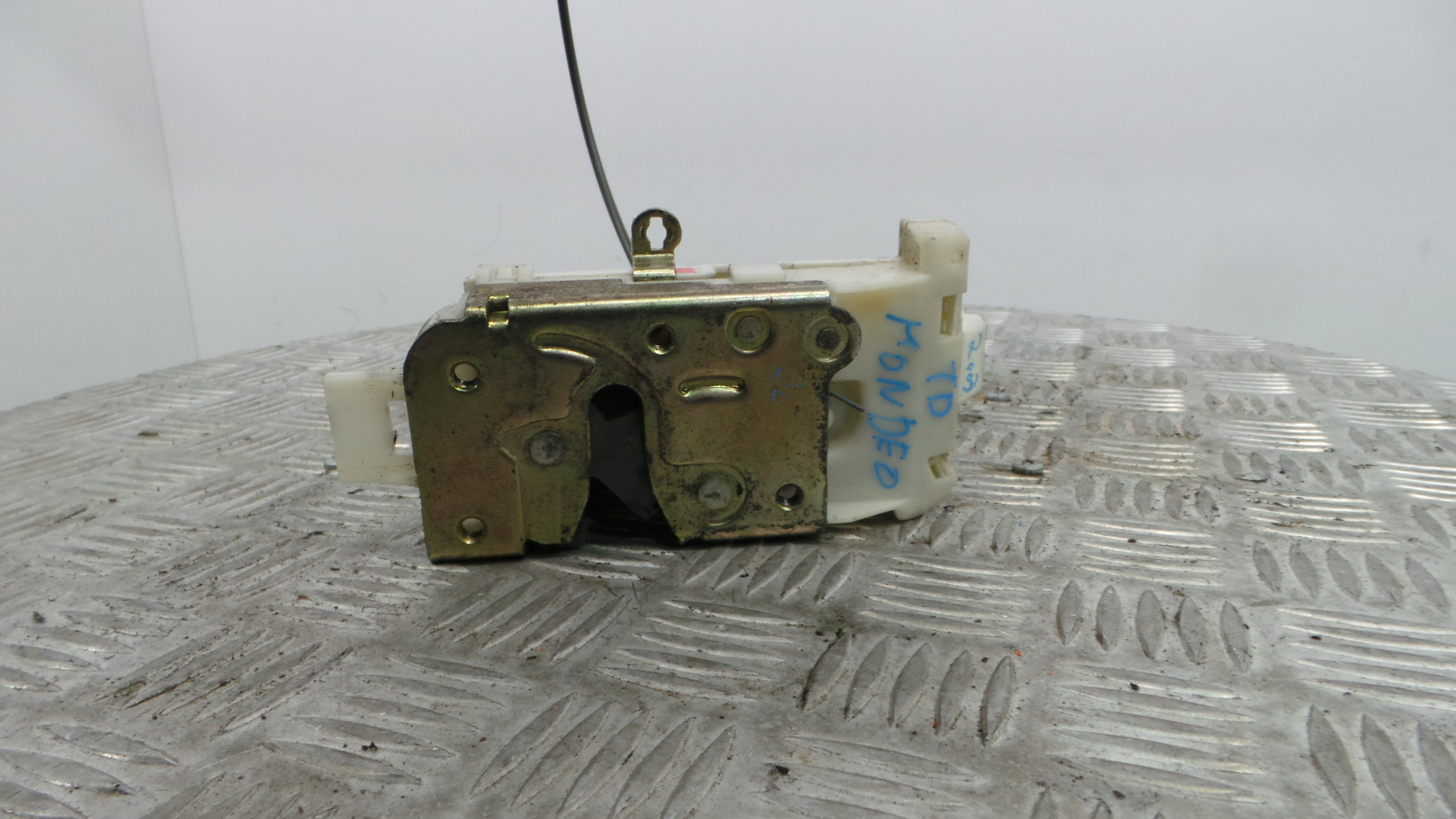 Fecho da Porta Trás Dto XS41-A26412-CG - FORD MONDEO III (B5Y)-33639615