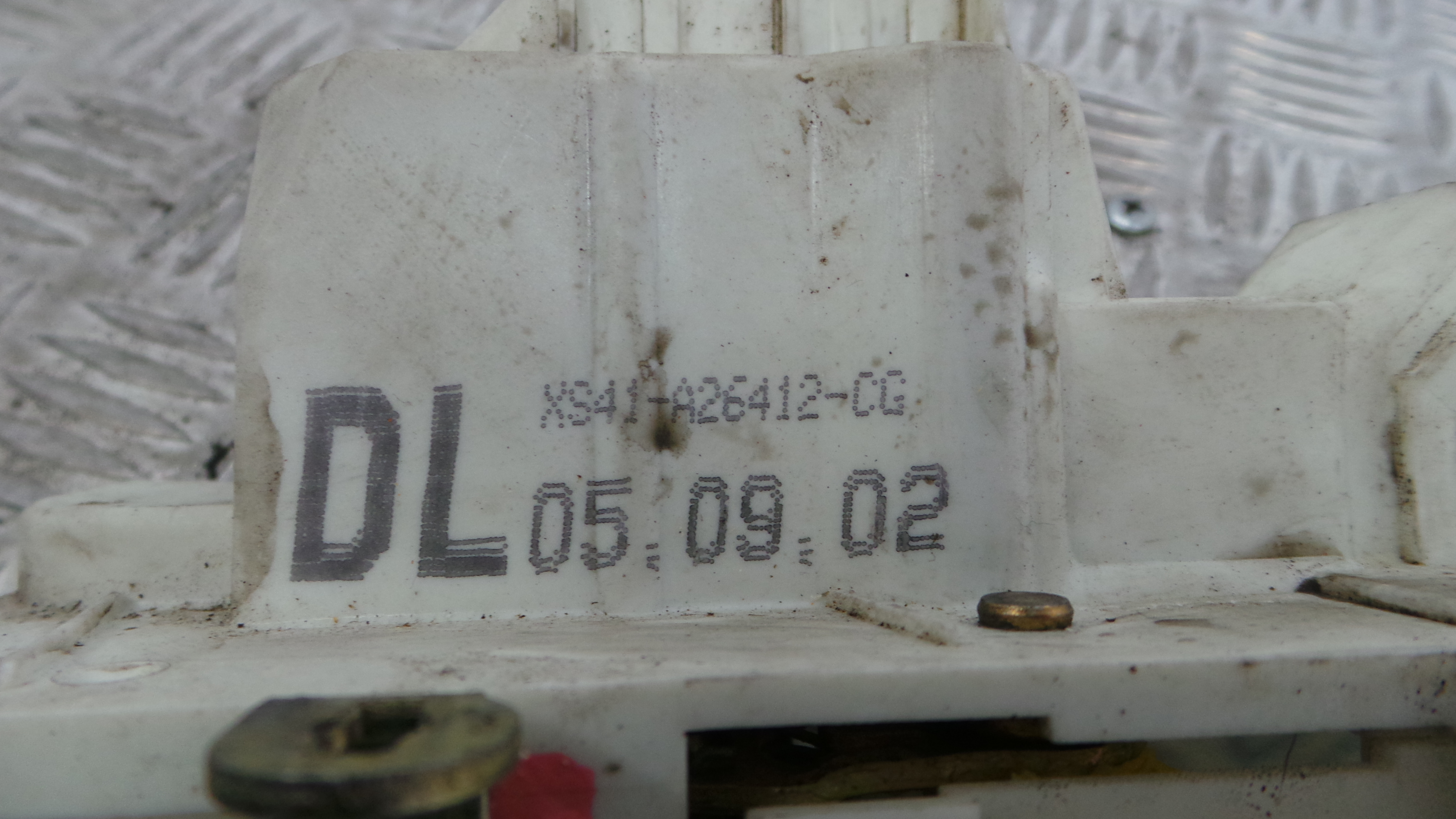 Fecho da Porta Trás Dto XS41-A26412-CG - FORD MONDEO III (B5Y)-33639615