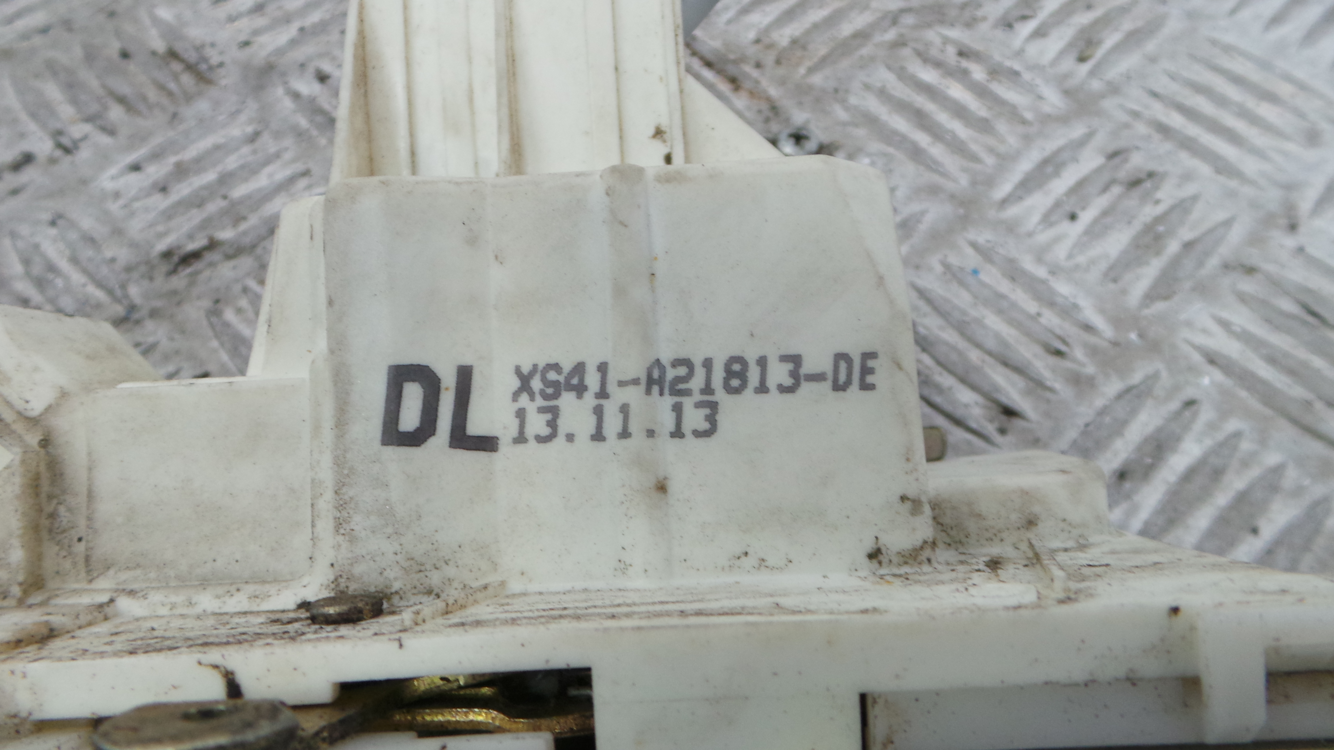 Fecho da Porta Frente Esq XS41-A21813-DE - FORD MONDEO III (B5Y)-33639632