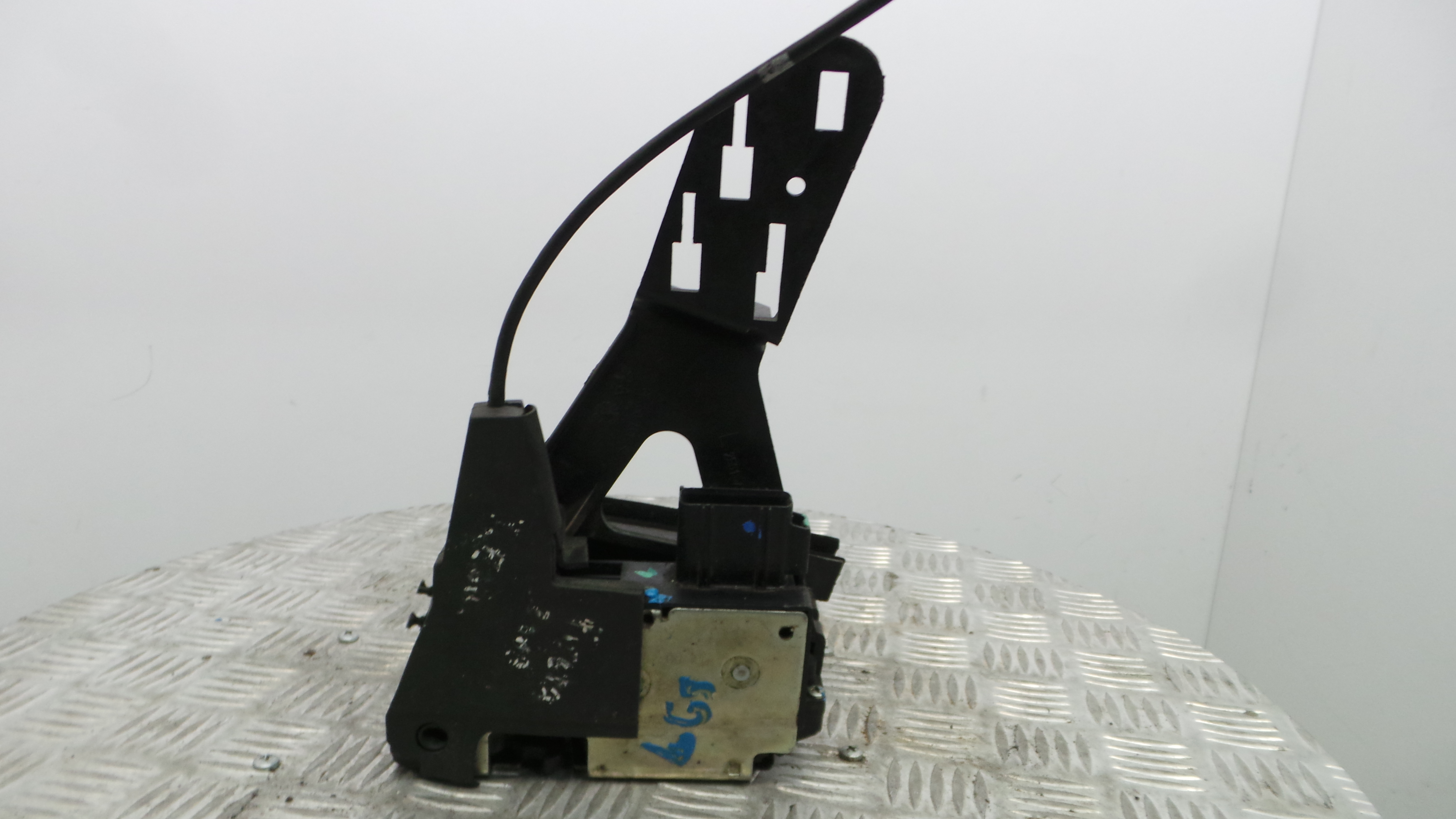 Fecho da Porta Trás Esq 2S61-A264A53 - FORD FIESTA V (JH_, JD_)-33641763