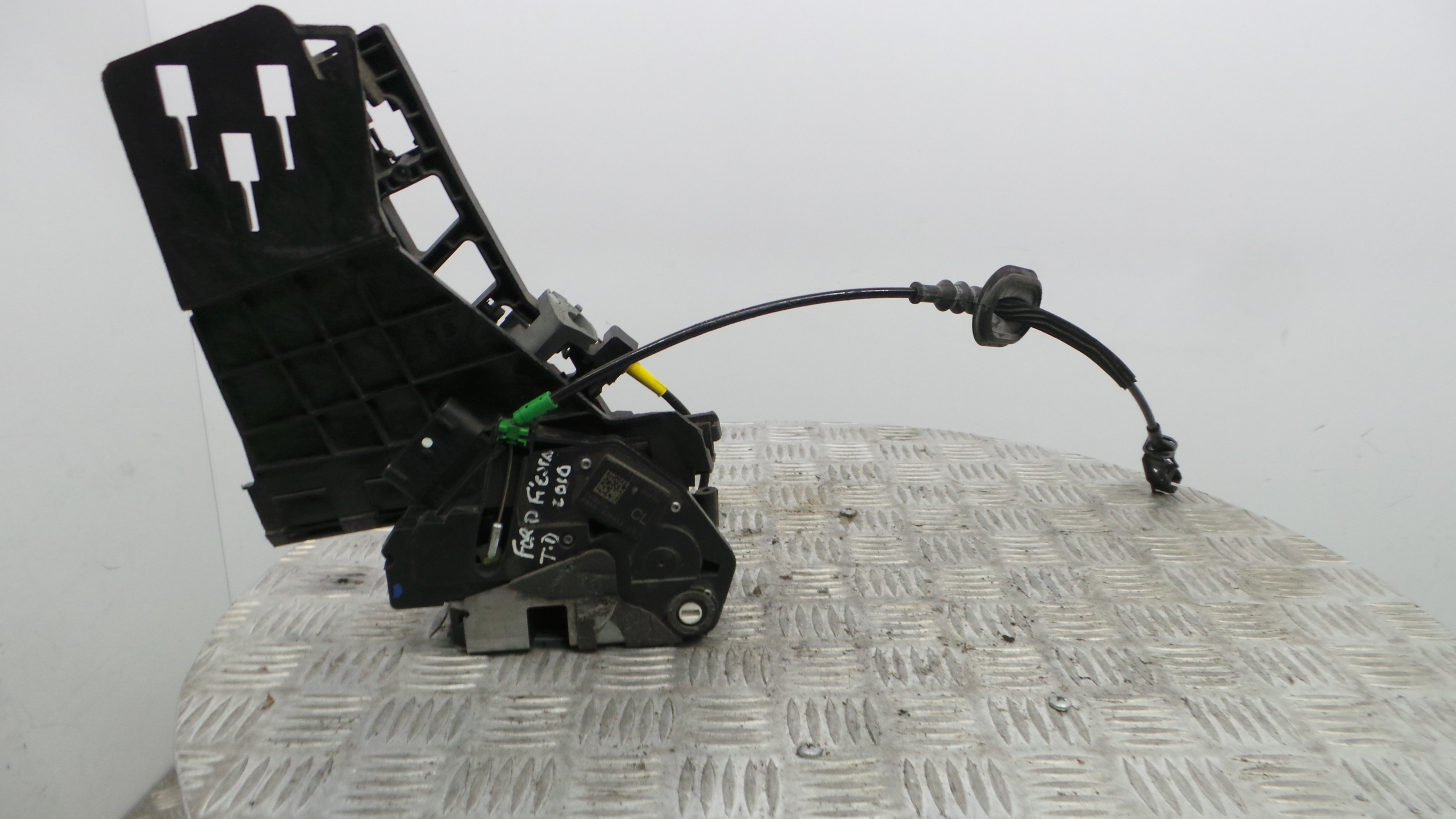 Fecho da Porta Trás Dto 8A6A-A26412-AD - FORD FIESTA VI (CB1, CCN)-33639645 Fecho da Porta Trás Dto 8A6A-A26412-AD - FORD FIESTA VI (CB1, CCN)-33639645