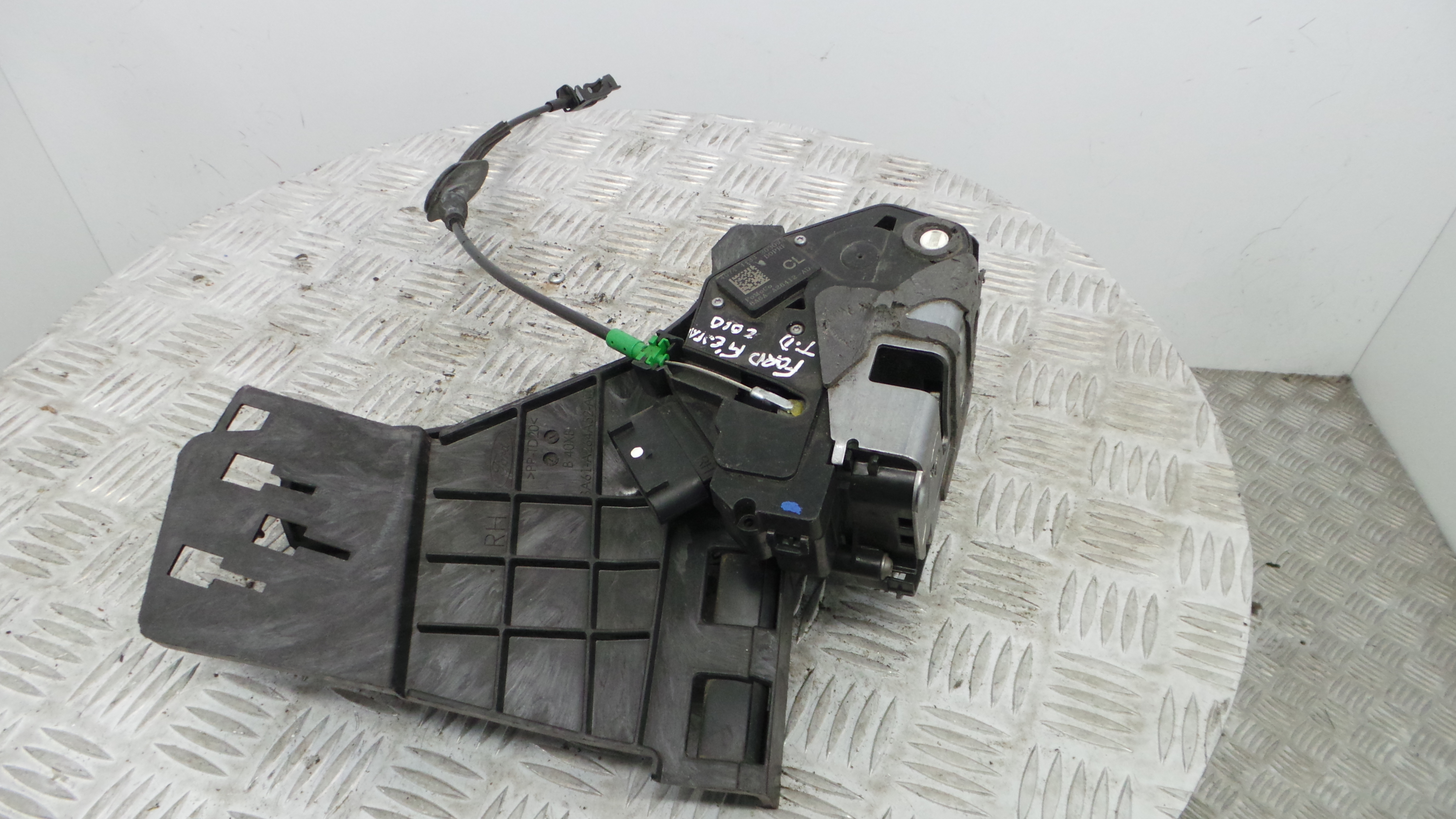 Fecho da Porta Trás Dto 8A6A-A26412-AD - FORD FIESTA VI (CB1, CCN)-33639645