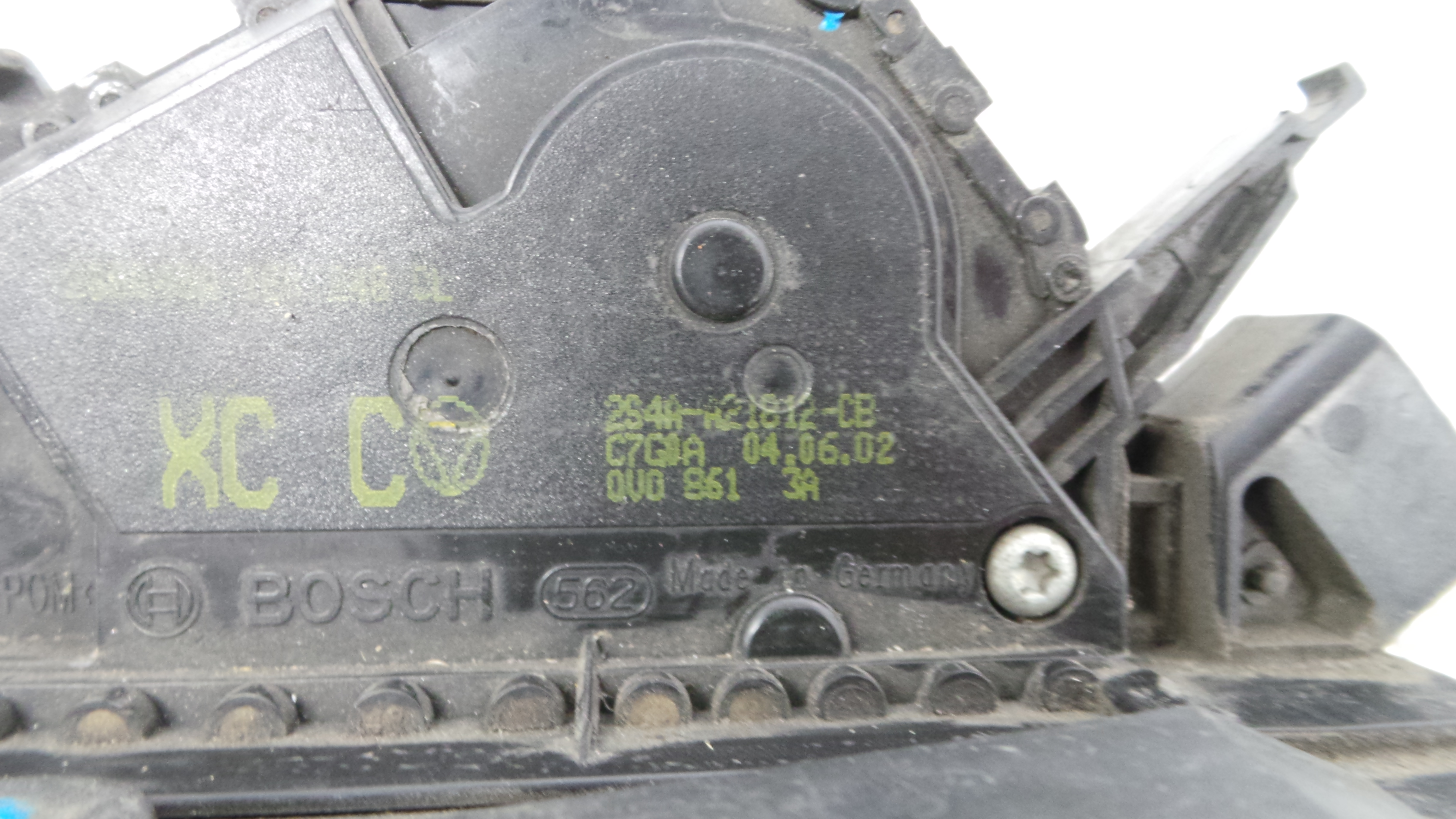 Fecho da Porta Dto 2S4A-21812-CB - FORD FOCUS I (DAW, DBW)-33639658