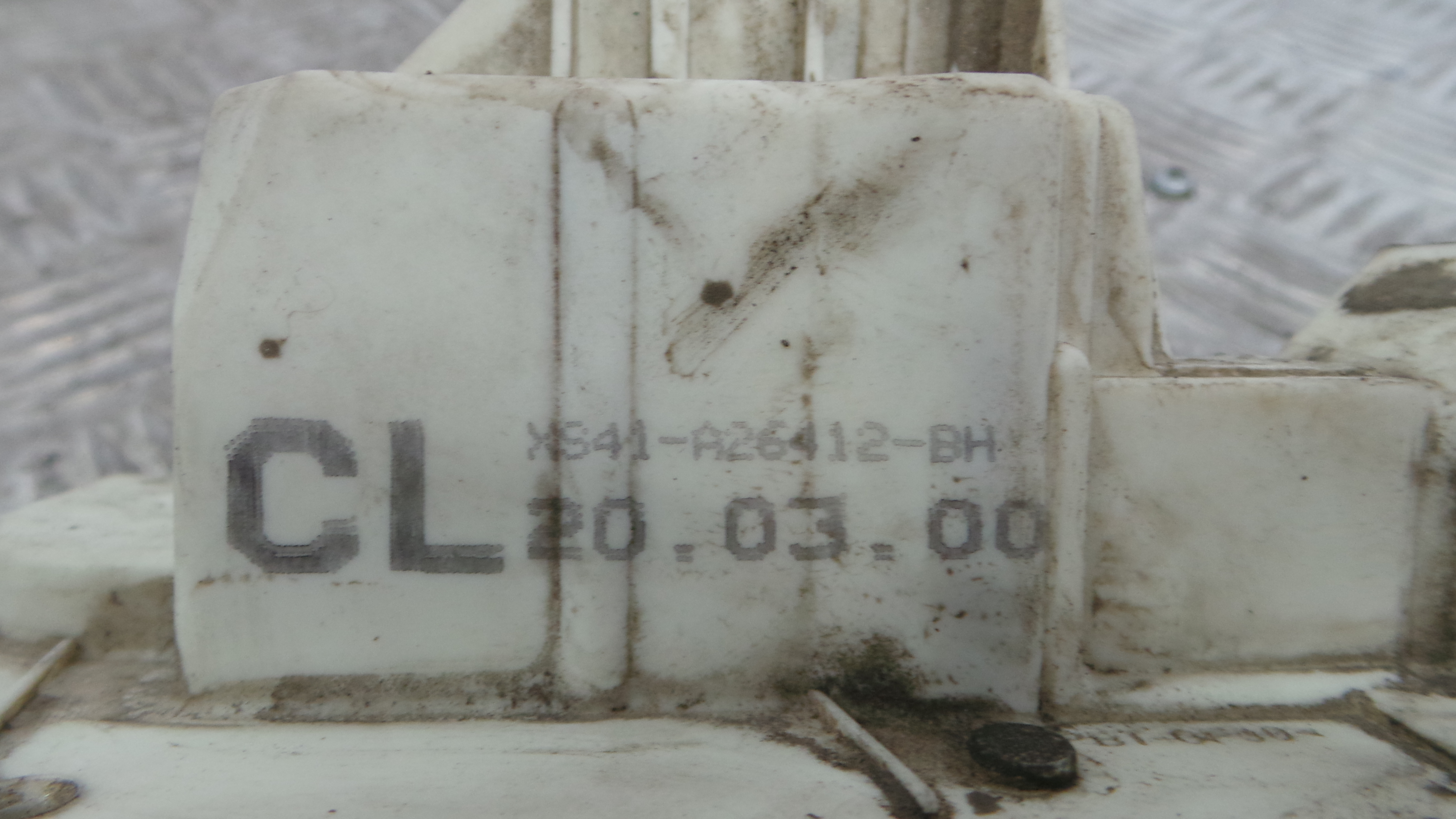 Fecho da Porta Trás Dto XS41-A26412-BH - FORD FOCUS I (DAW, DBW)-33639664