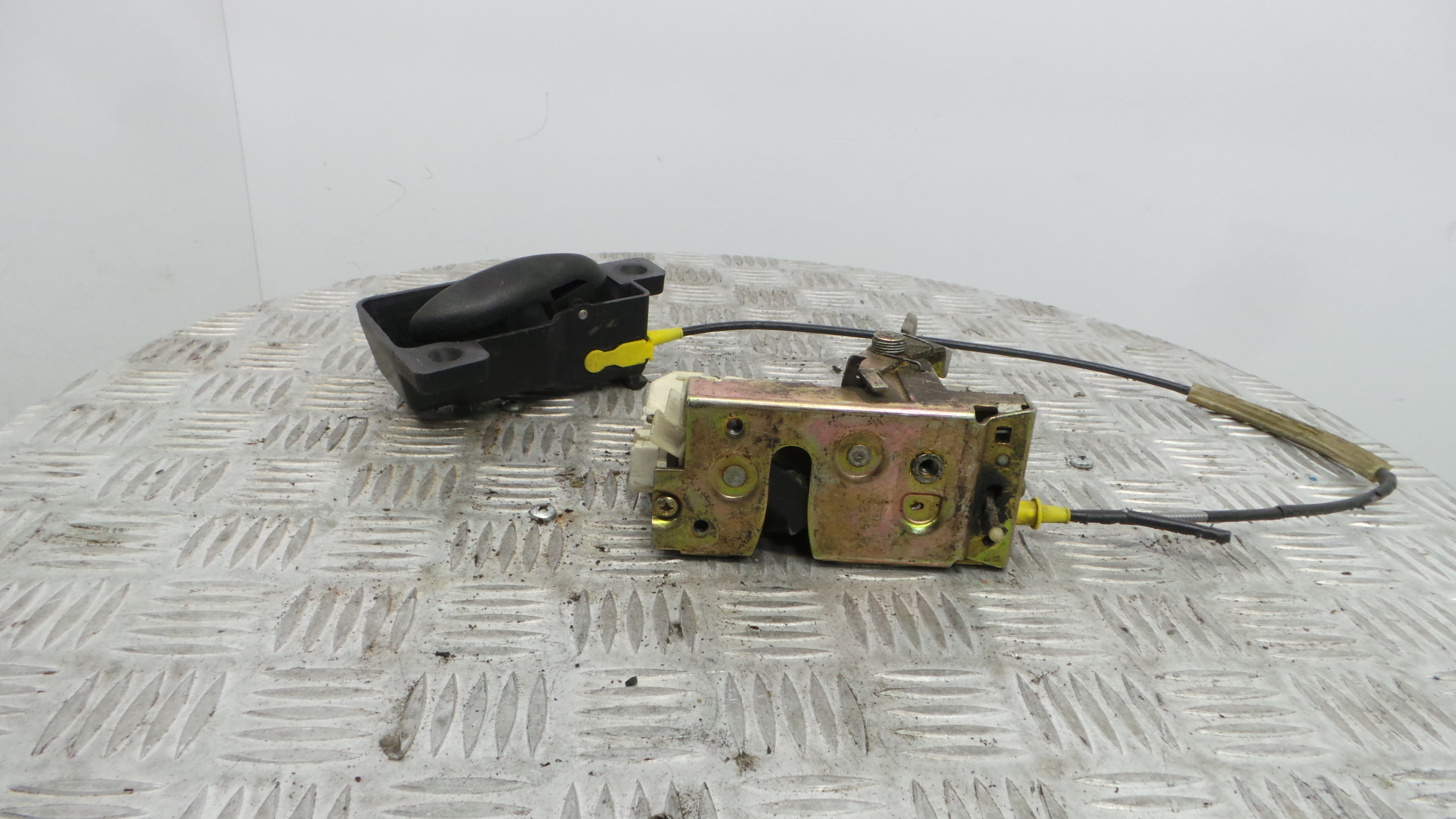 Fecho da Porta Frente Dto 93BG-220A20-BA - FORD ESCORT Mk VI (AAL, ABL), ESCORT V (AAL, ABL)-33639669