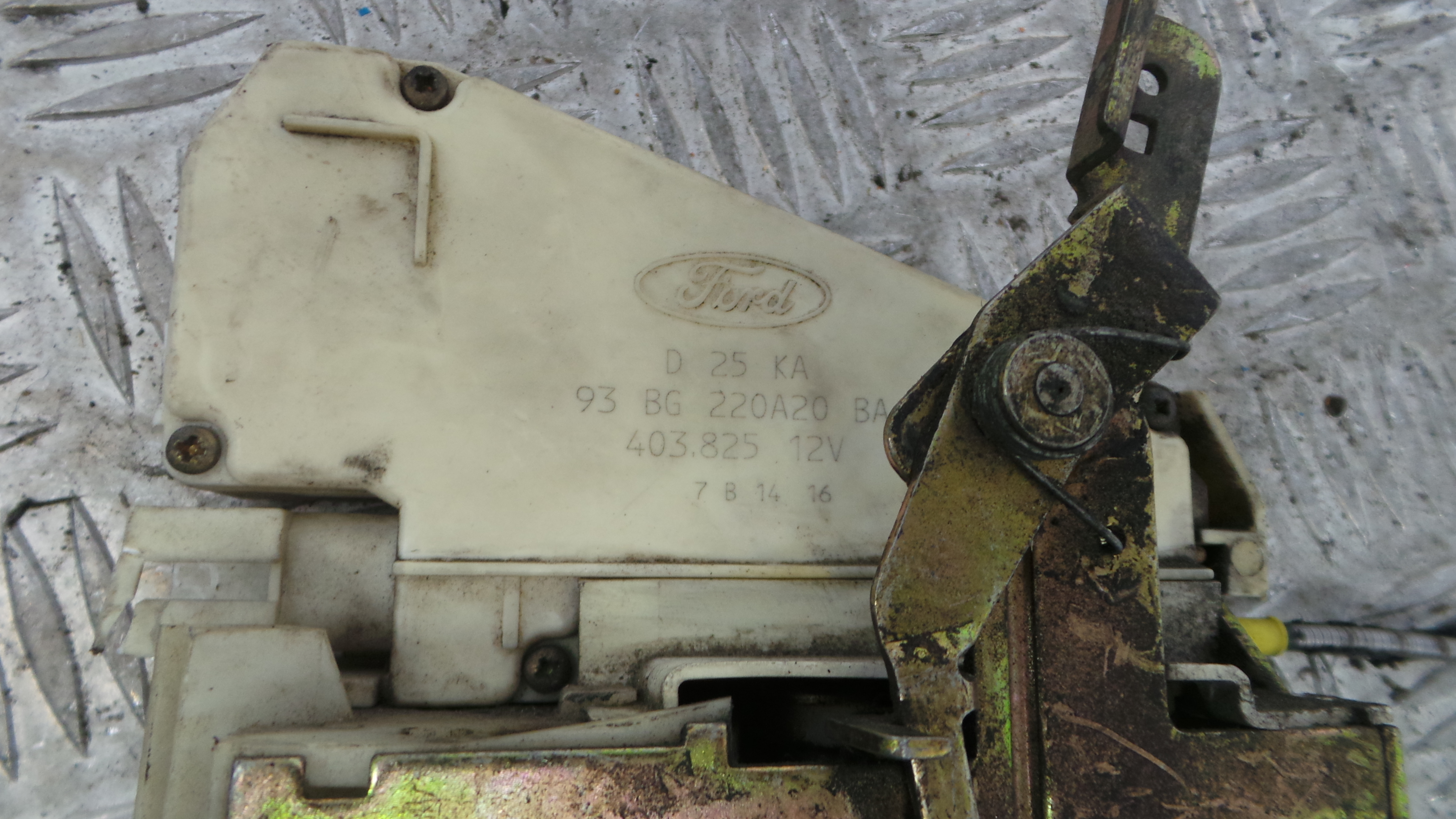 Fecho da Porta Frente Dto 93BG-220A20-BA - FORD ESCORT Mk VI (AAL, ABL), ESCORT V (AAL, ABL)-33639669