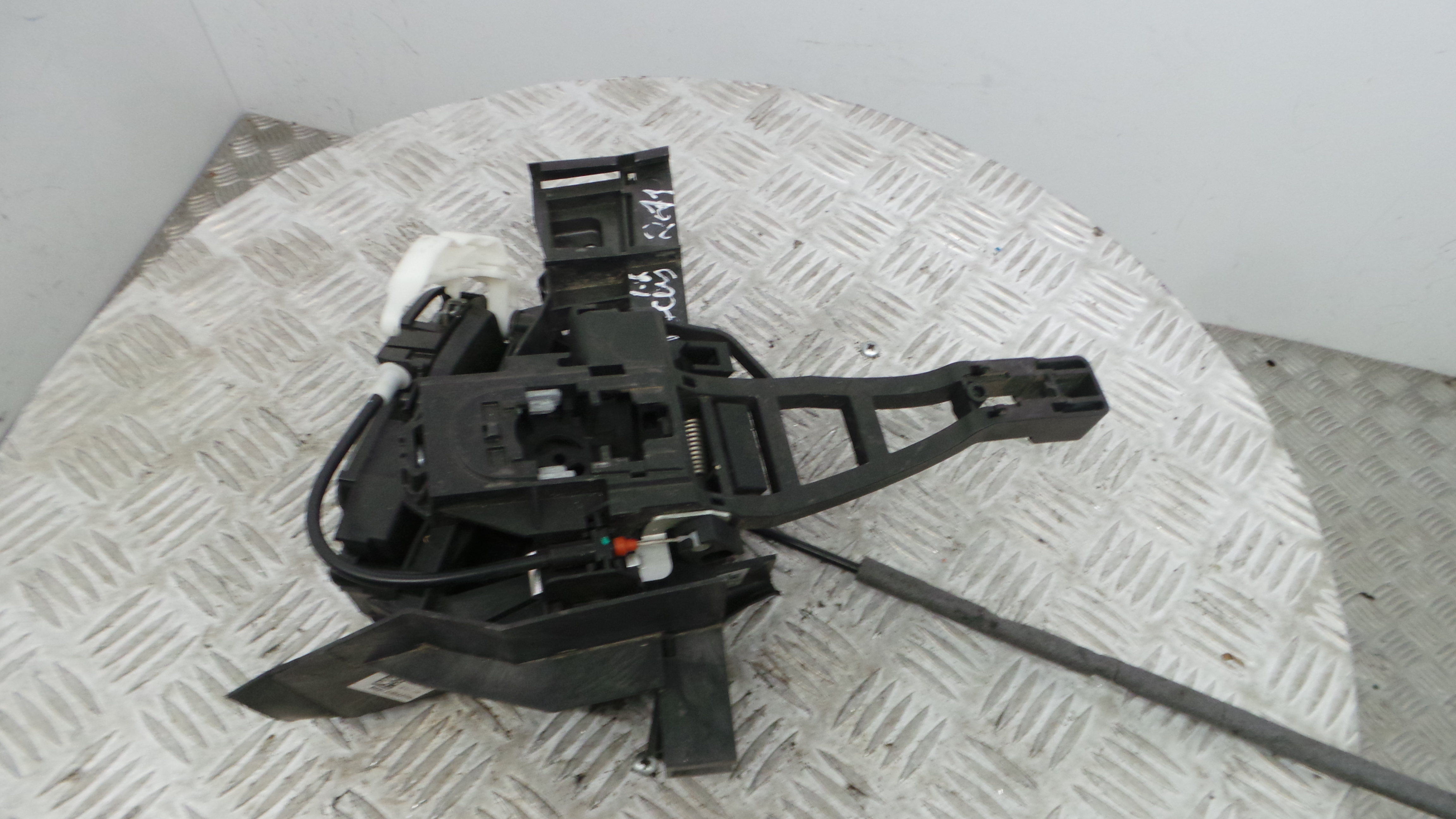 Fecho da Porta Trás Esq BM5A-A26413-AC - FORD FOCUS II (DA_, HCP, DP)-33639679