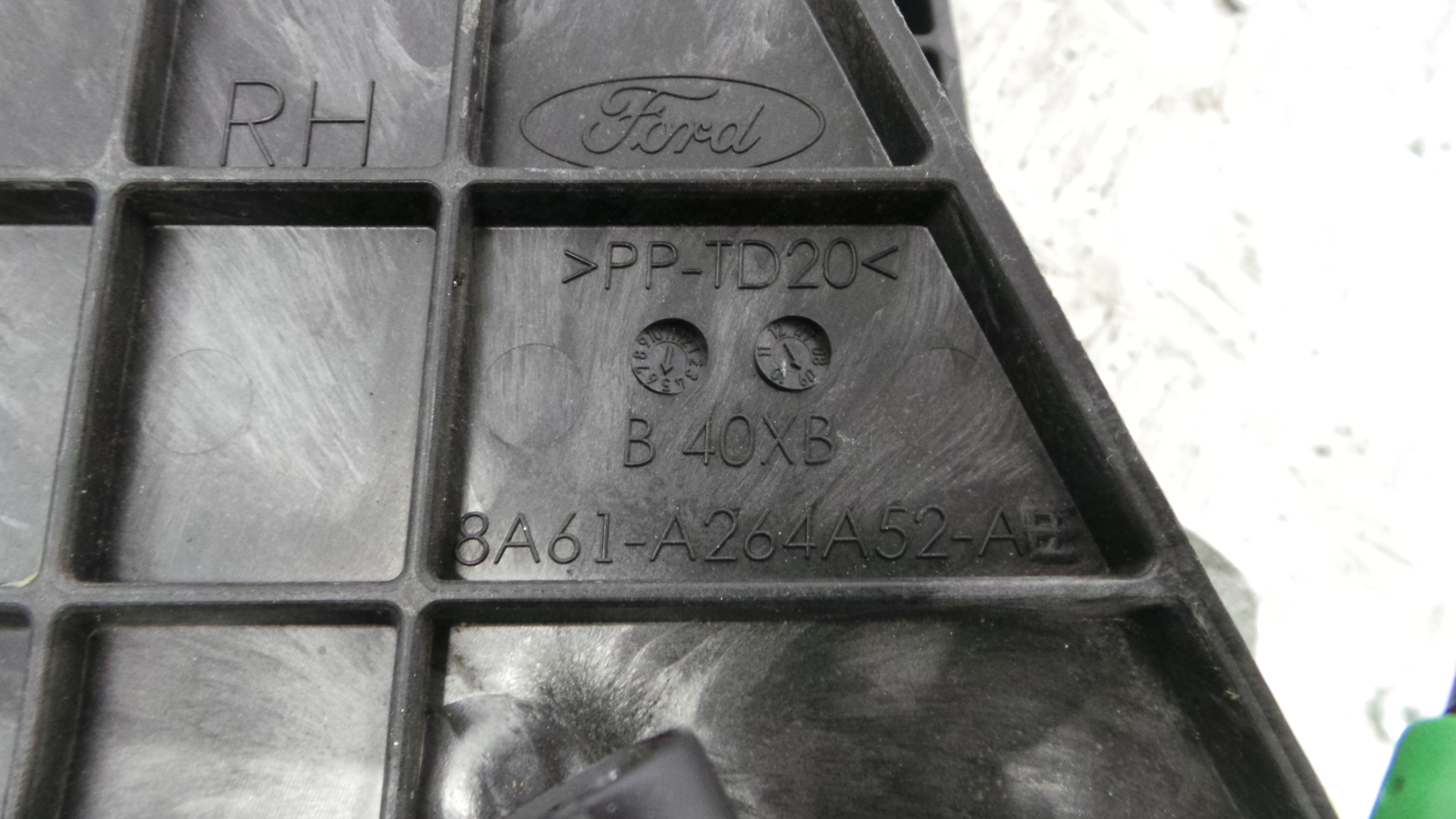 Fecho da Porta Trás Dto 8A64-A26412-AD - FORD FIESTA VI (CB1, CCN)-33639691