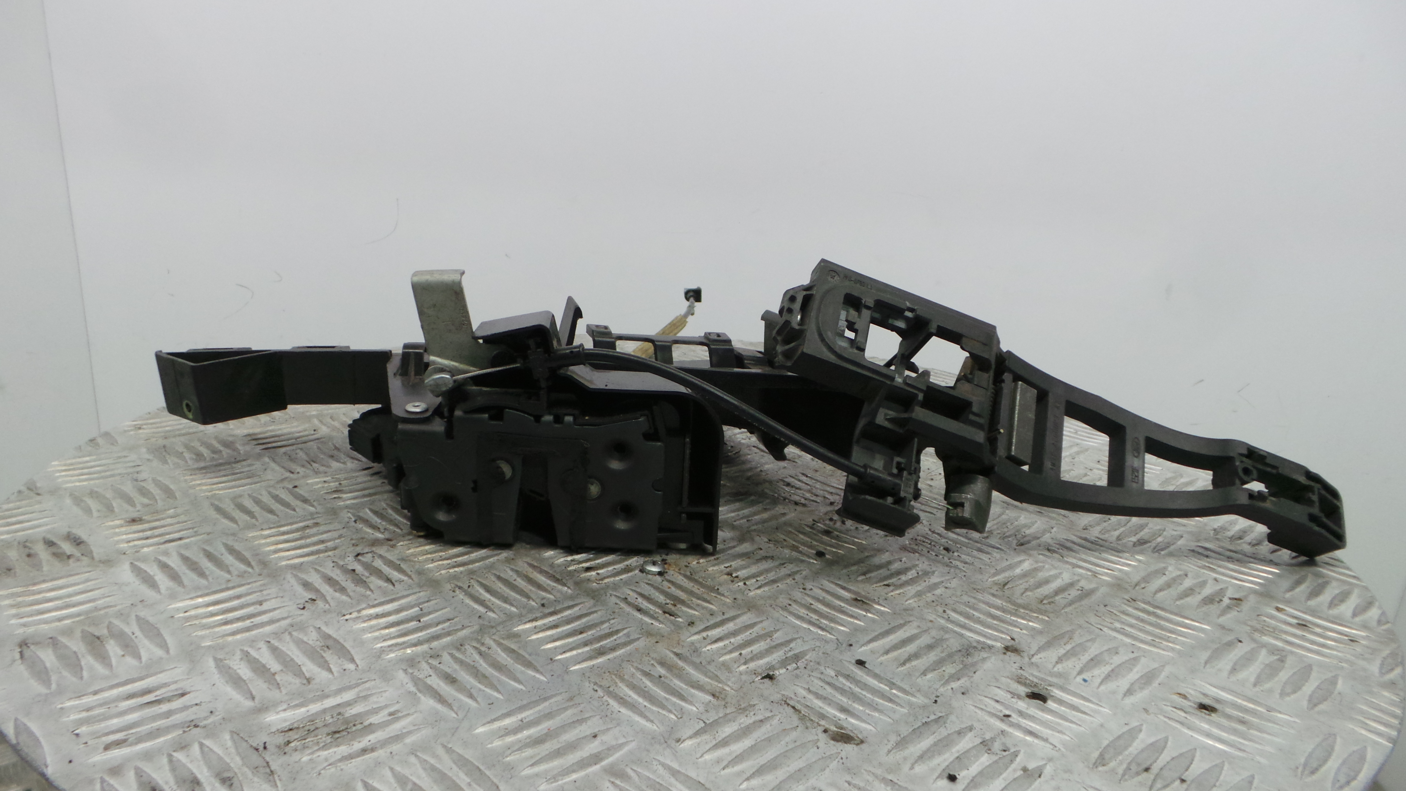 Fecho da Porta Trás Esq 4M5A-H26413-BC - FORD FOCUS II (DA_, HCP, DP)-33639699