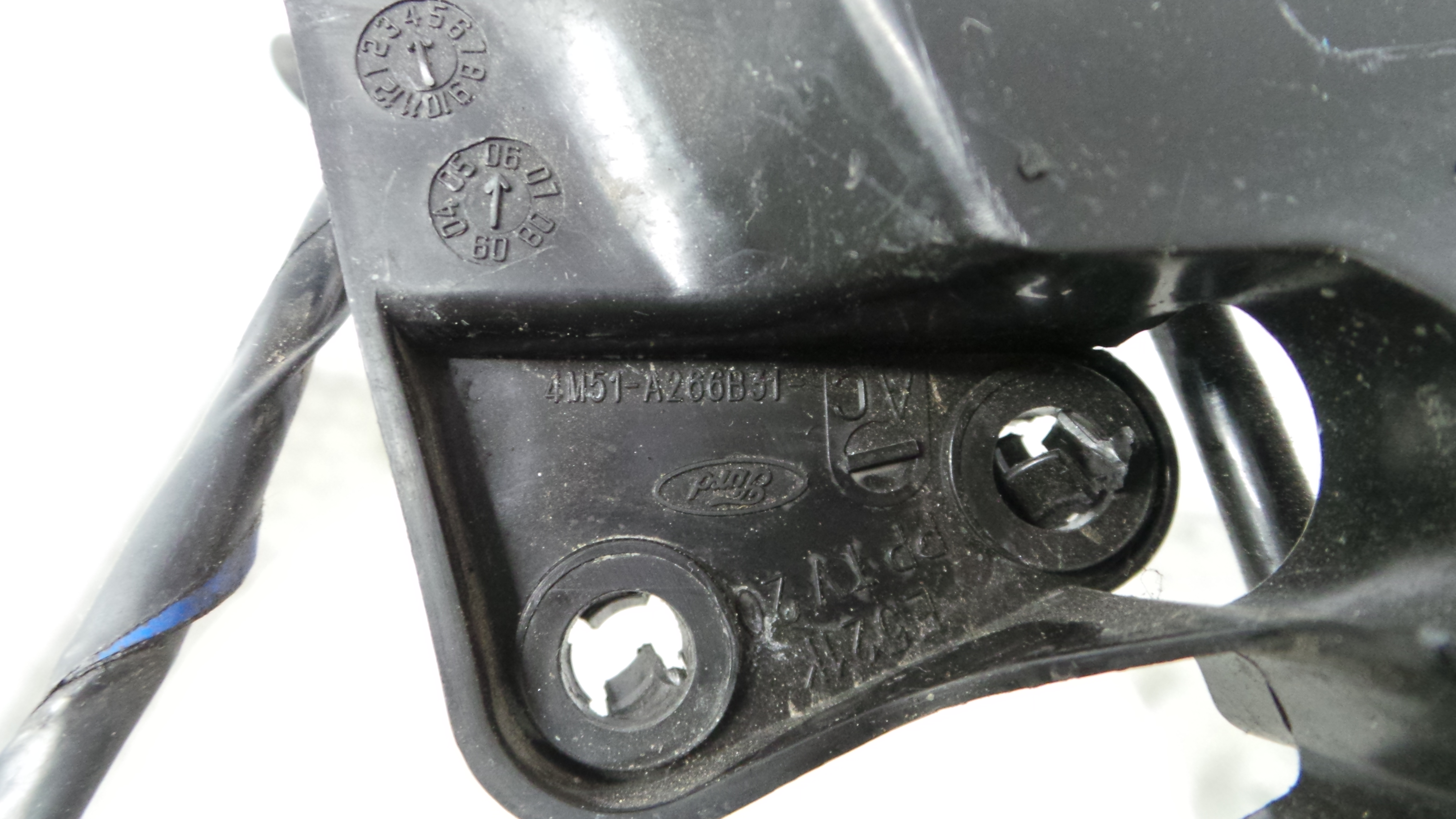 Fecho da Porta Trás Esq 4M5A-H26413-BC - FORD FOCUS II (DA_, HCP, DP)-33639699