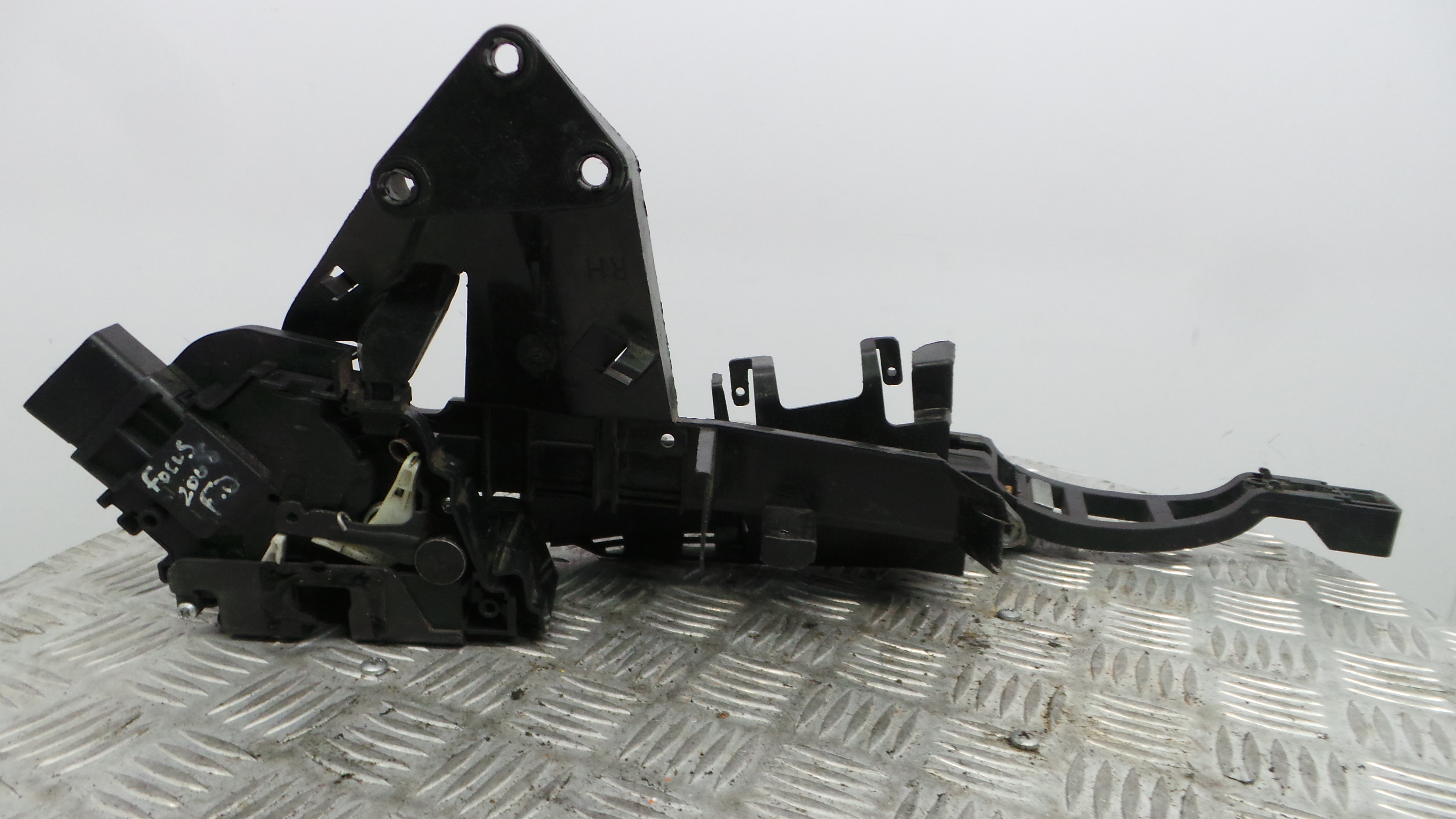 Fecho da Porta Frente Dto 3M5A-R21812-AK - FORD FOCUS II (DA_, HCP, DP)-33639704