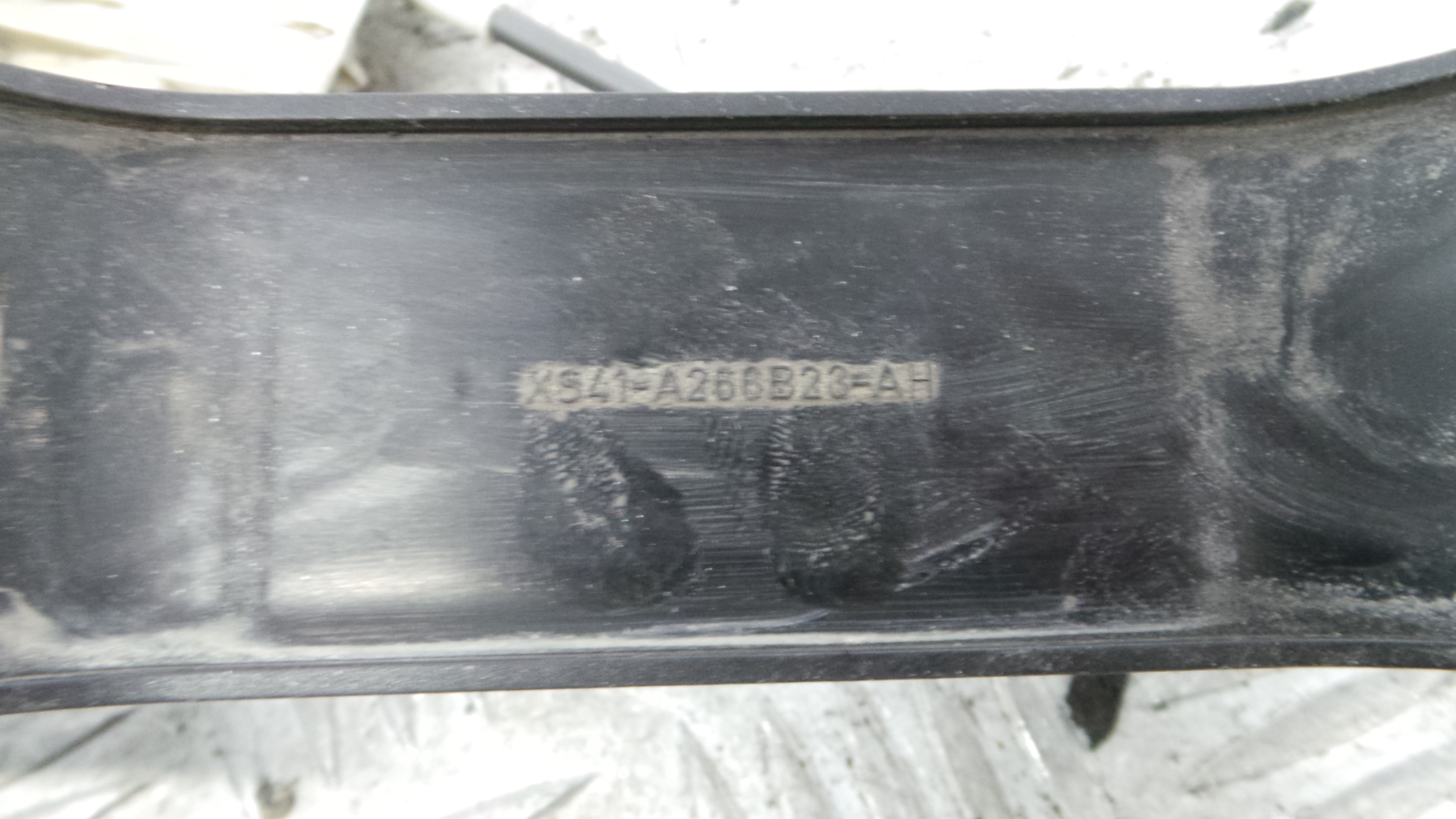 Fecho da Porta Trás Esq XS41-A26413-BH - FORD FOCUS I Clipper (DNW), FOCUS I Turnier (DNW)-33639713