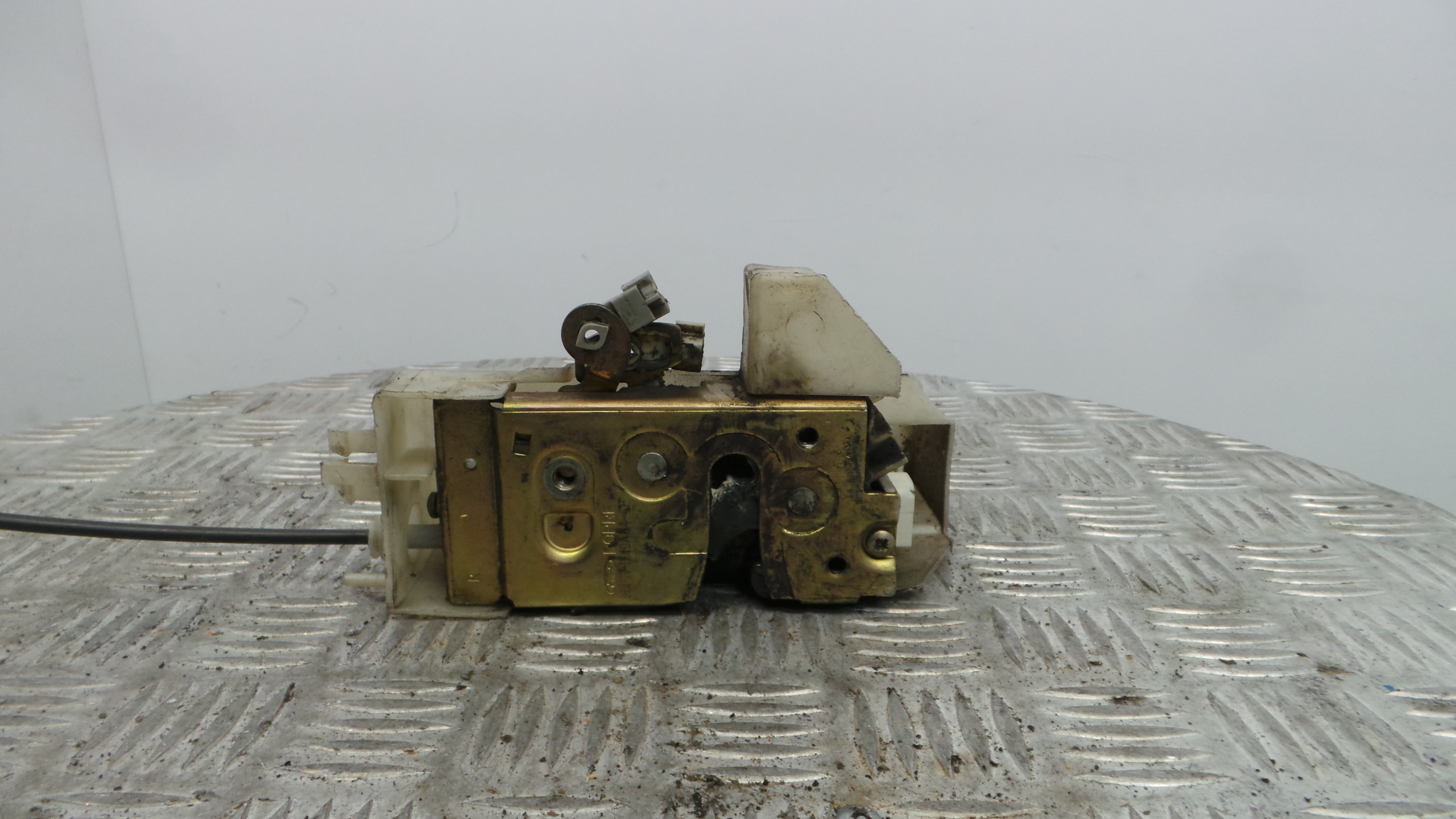Fecho da Porta Dto 96FG-B219A64-CF - FORD FIESTA IV (JA_, JB_), FIESTA Mk IV (JA_, JB_)-33639776