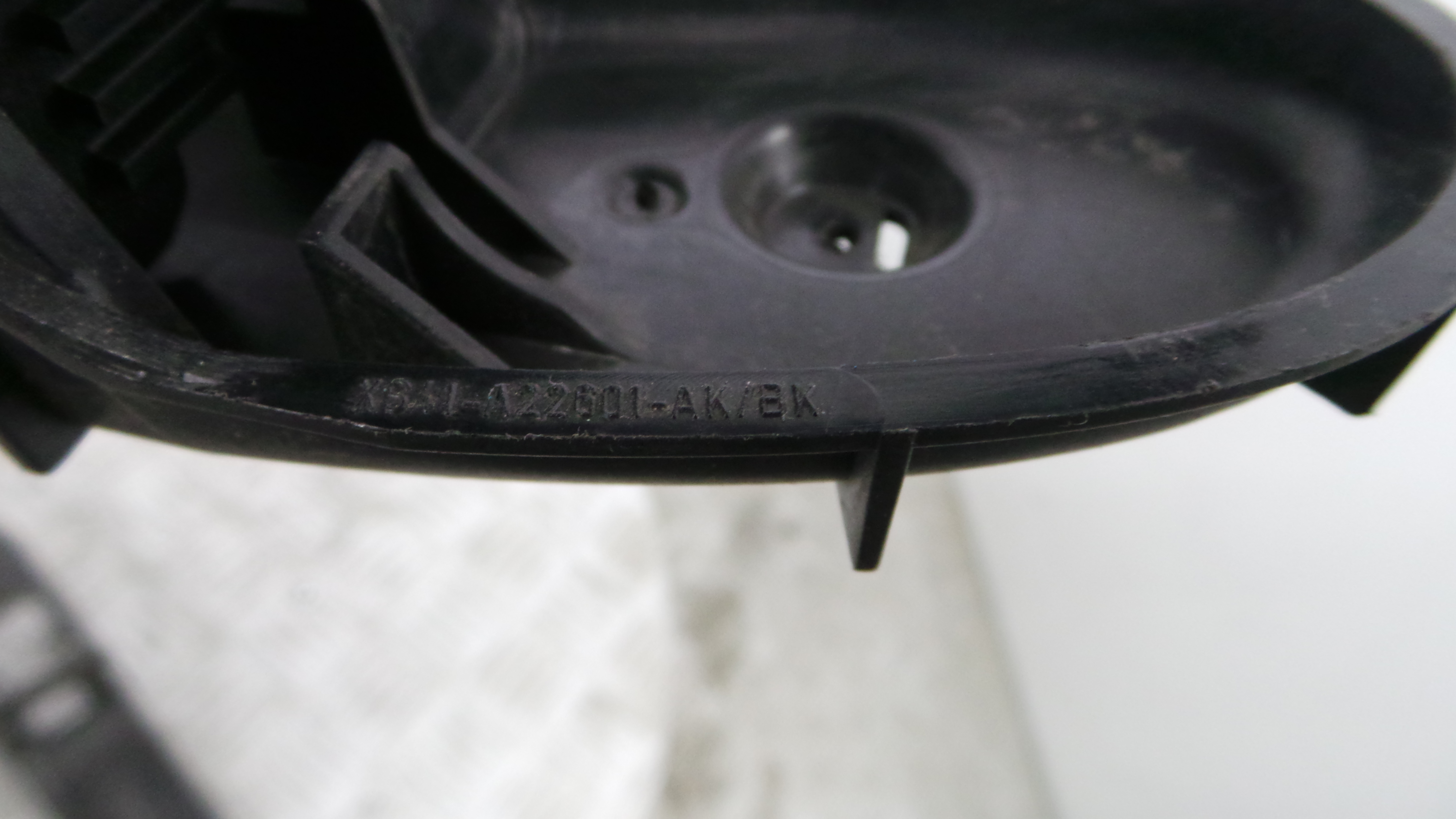 Fecho da Porta Trás Esq XS41-A26413-BH - FORD FOCUS I (DAW, DBW)-33639782