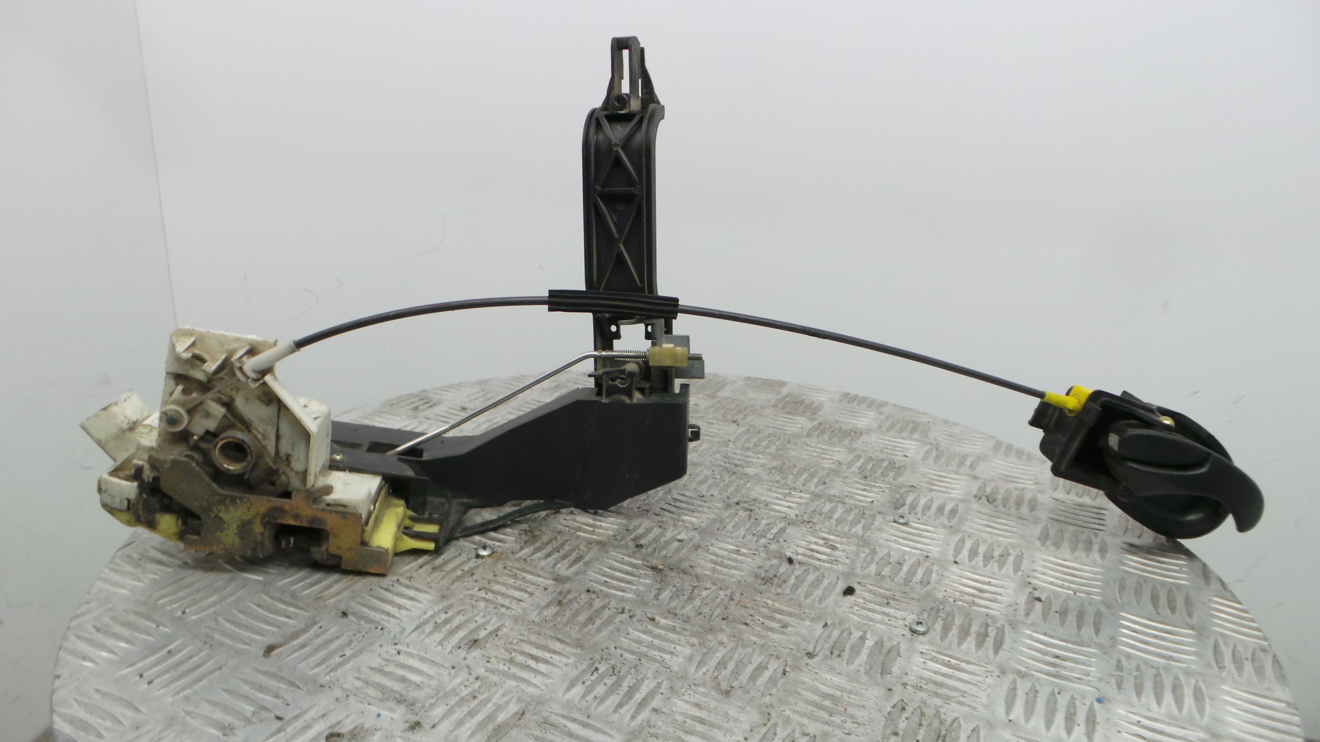 Fecho da Porta Frente Dto XS41-A21812-CF - FORD FOCUS I Clipper (DNW), FOCUS I Turnier (DNW)-33639809