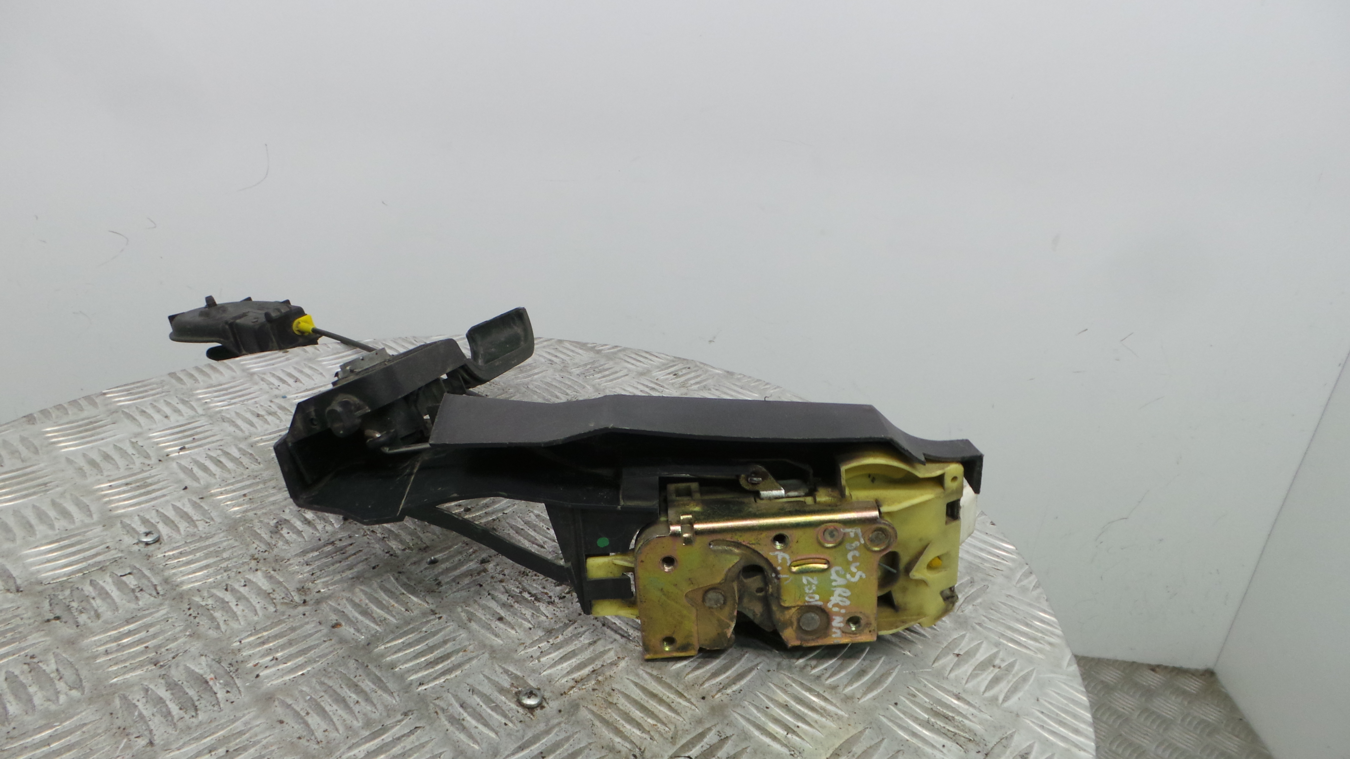 Fecho da Porta Frente Dto XS41-A21812-CF - FORD FOCUS I Clipper (DNW), FOCUS I Turnier (DNW)-33639809