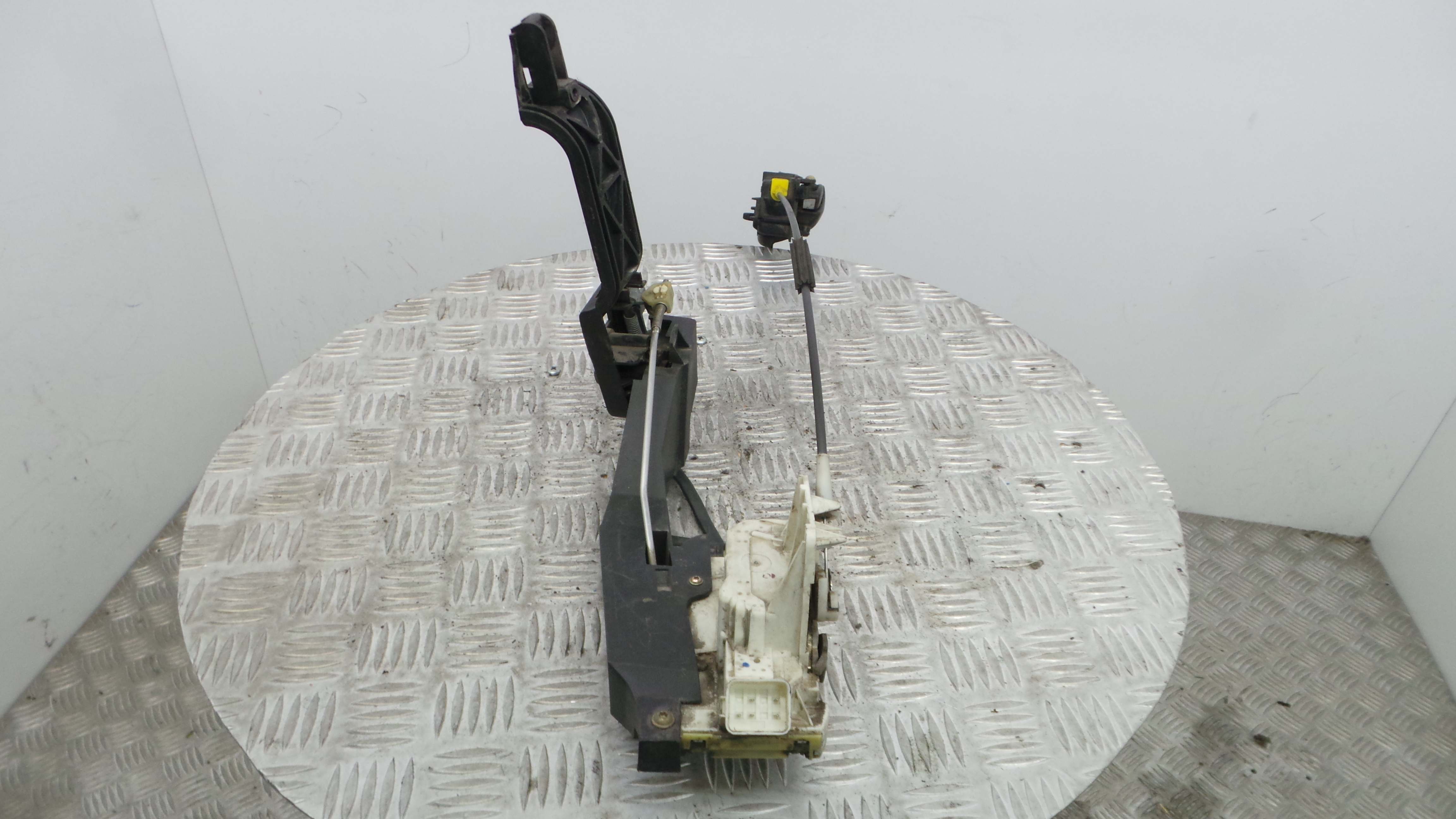 Fecho da Porta Frente Dto XS41-A21812-CF - FORD FOCUS I Clipper (DNW), FOCUS I Turnier (DNW)-33639809