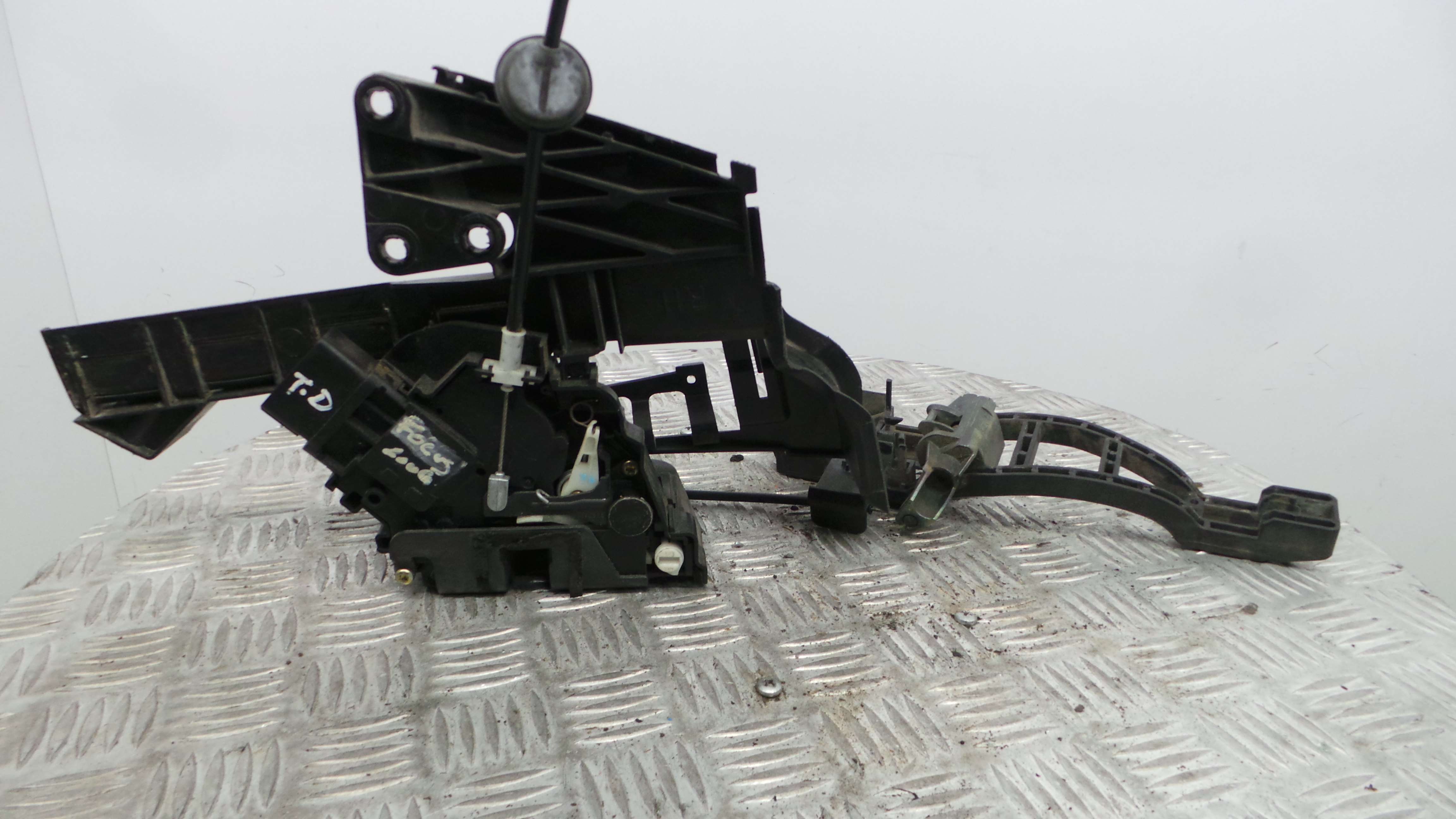 Fecho da Porta Trás Dto 4M51-A266B30-AC - FORD FOCUS II (DA_, HCP, DP)-33639826 Fecho da Porta Trás Dto 4M51-A266B30-AC - FORD FOCUS II (DA_, HCP, DP)-33639826