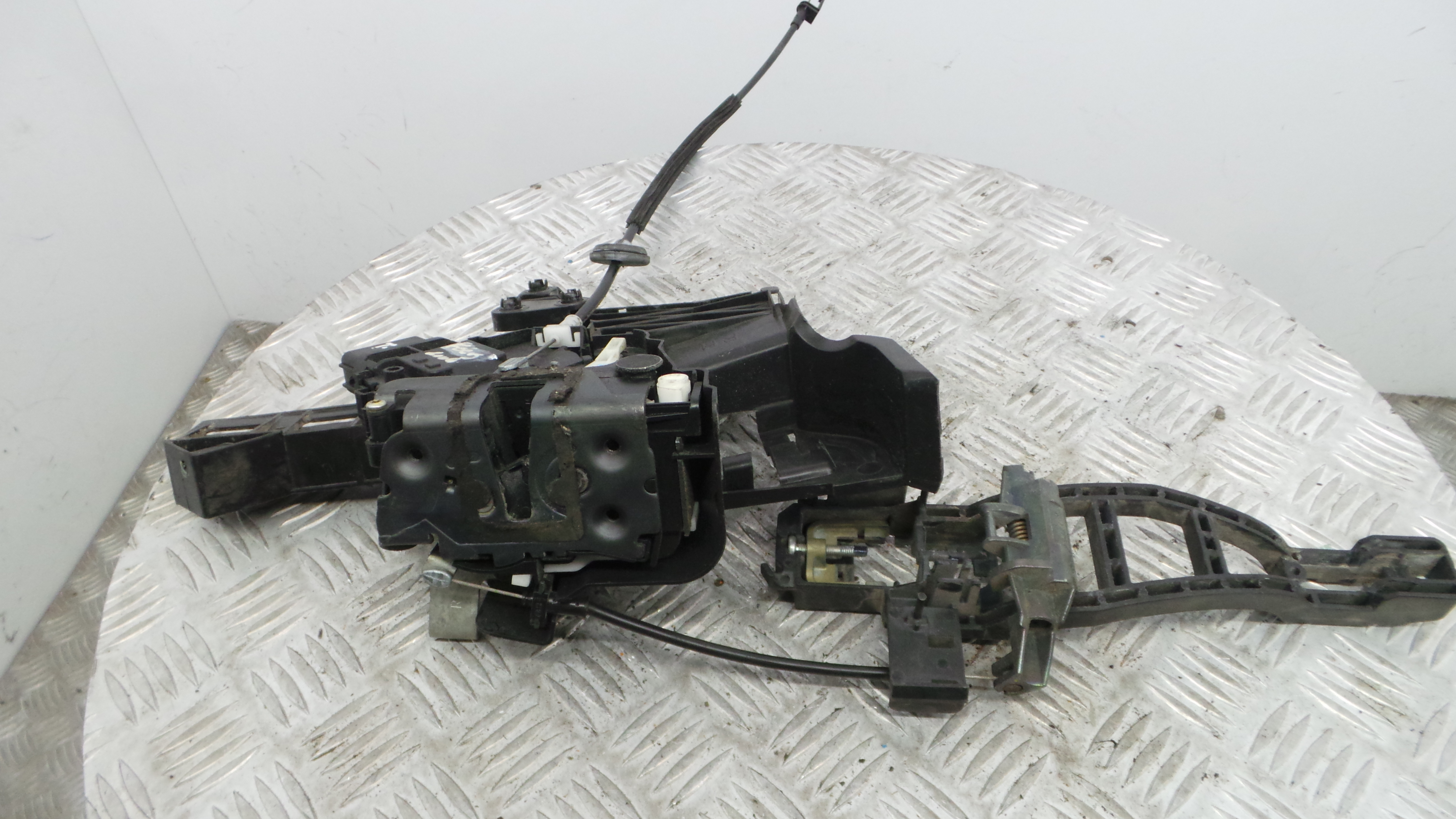 Fecho da Porta Trás Dto 4M51-A266B30-AC - FORD FOCUS II (DA_, HCP, DP)-33639826