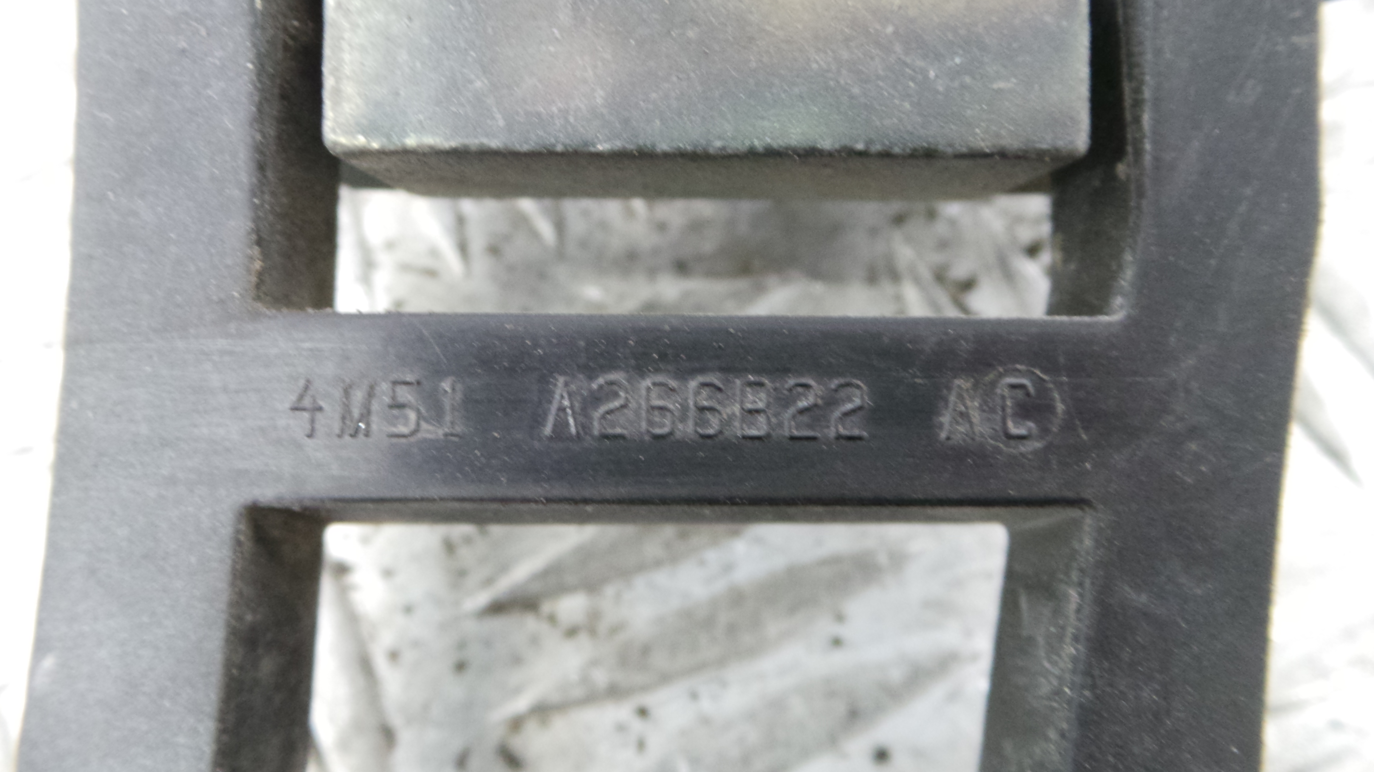 Fecho da Porta Trás Dto 4M51-A266B30-AC - FORD FOCUS II (DA_, HCP, DP)-33639826