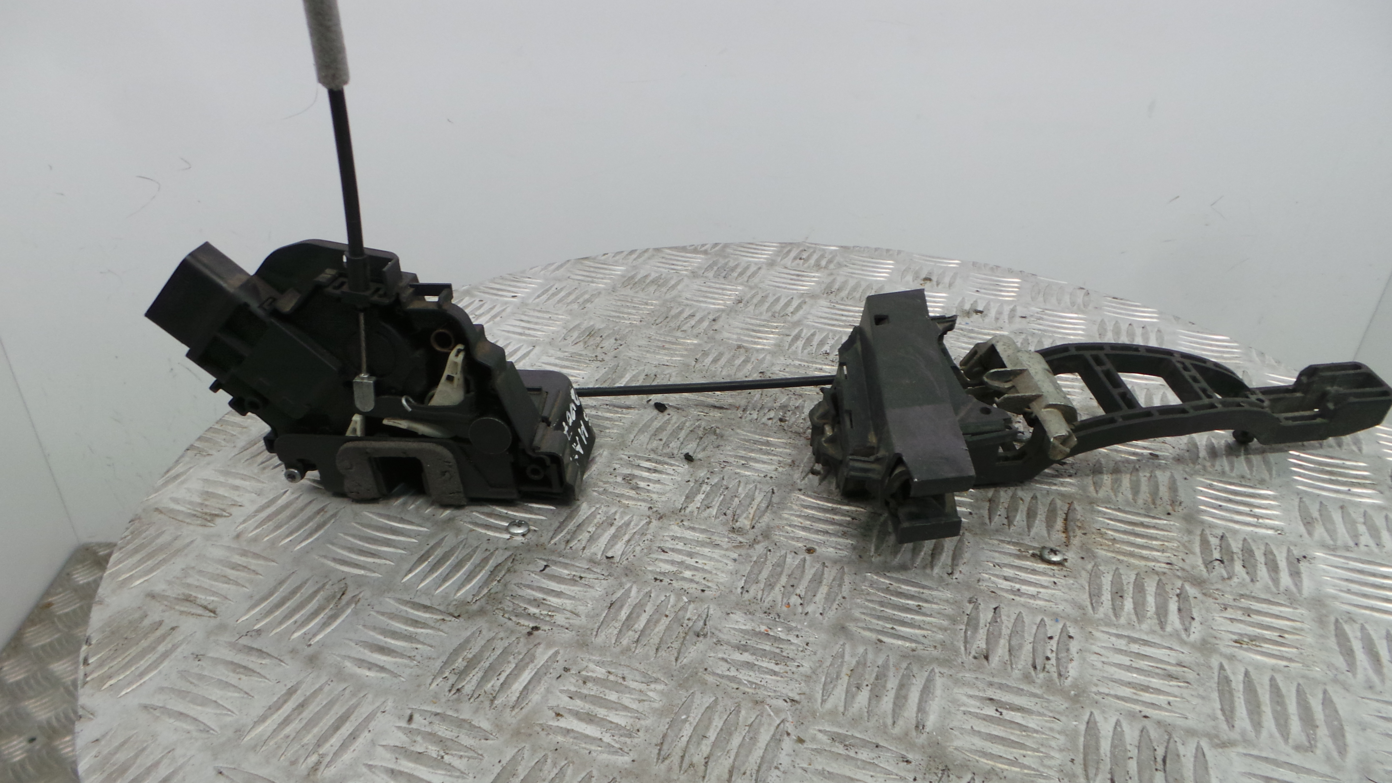 Fecho da Porta Frente Esq 6M2A-R21812-AB - FORD S-MAX (WA6)-33639838 Fecho da Porta Frente Esq 6M2A-R21812-AB - FORD S-MAX (WA6)-33639838