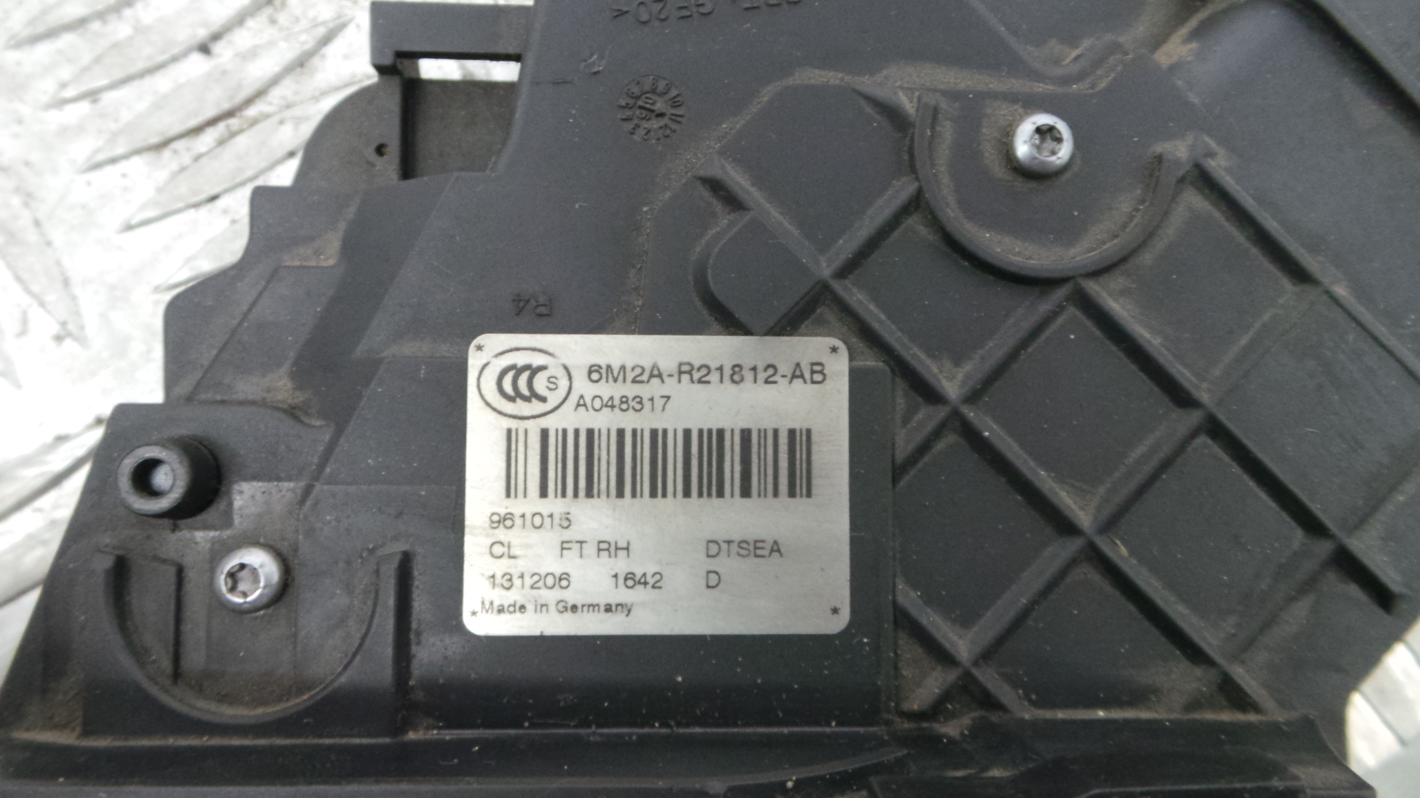 Fecho da Porta Frente Esq 6M2A-R21812-AB - FORD S-MAX (WA6)-33639838