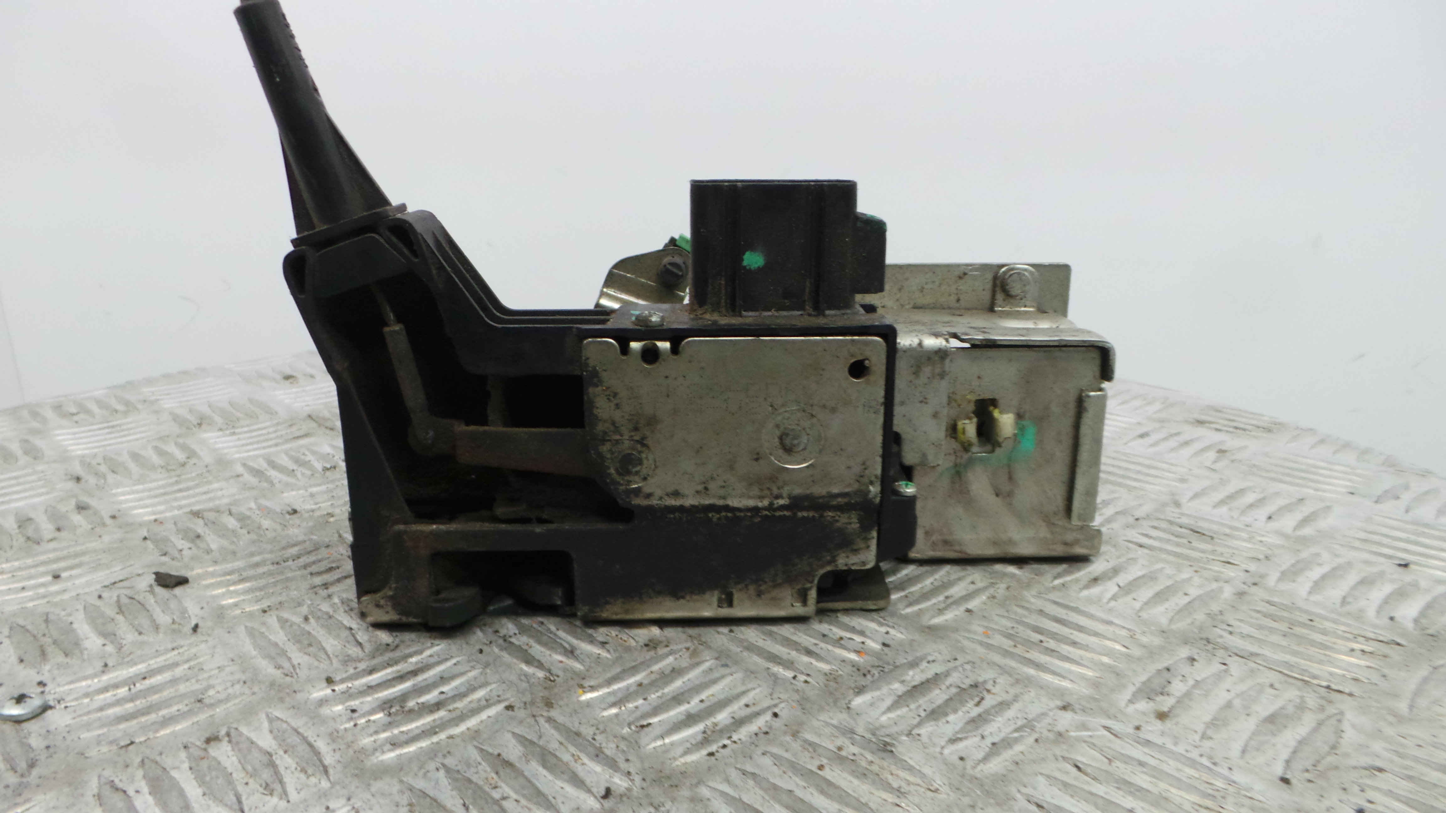 Fecho da Porta Frente Esq 2T1A-V21813-BG - FORD TOURNEO CONNECT-33639844