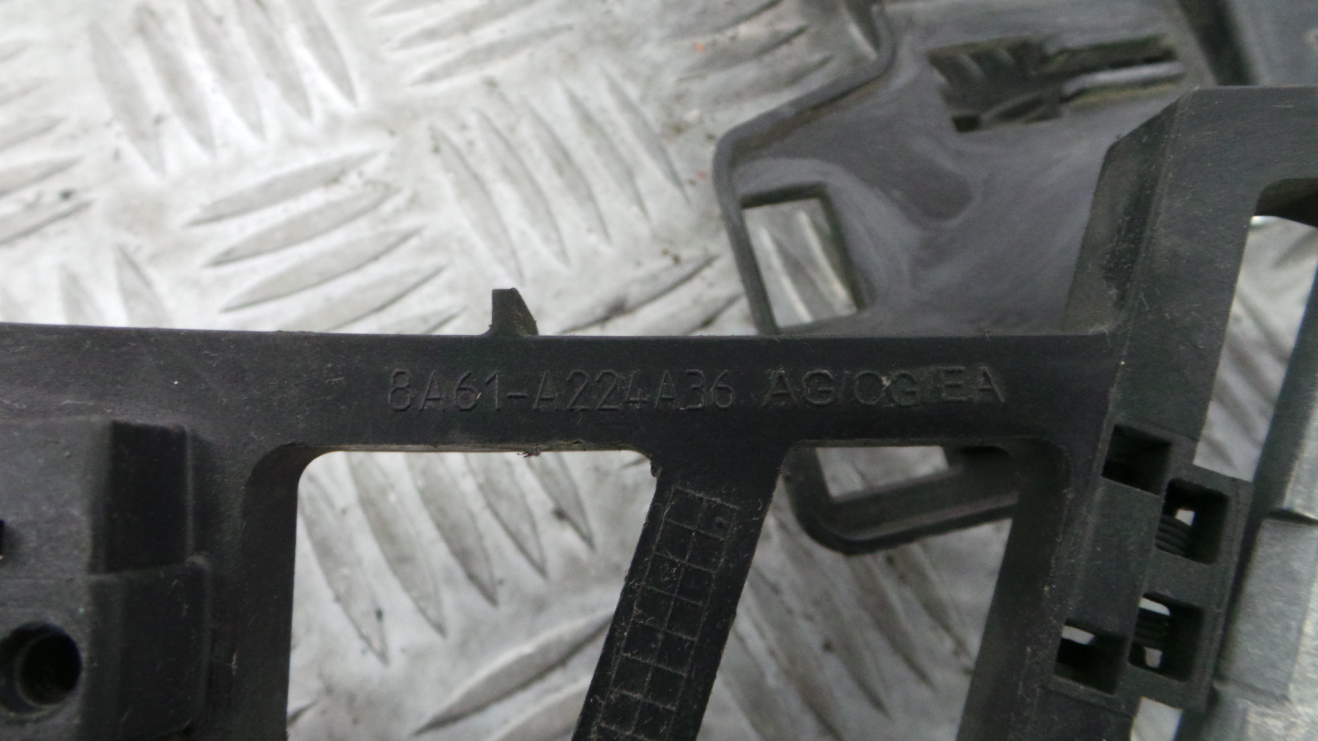 Fecho da Porta Frente Dto 8A6A-A21812-BC - FORD FIESTA VI (CB1, CCN)-33639855