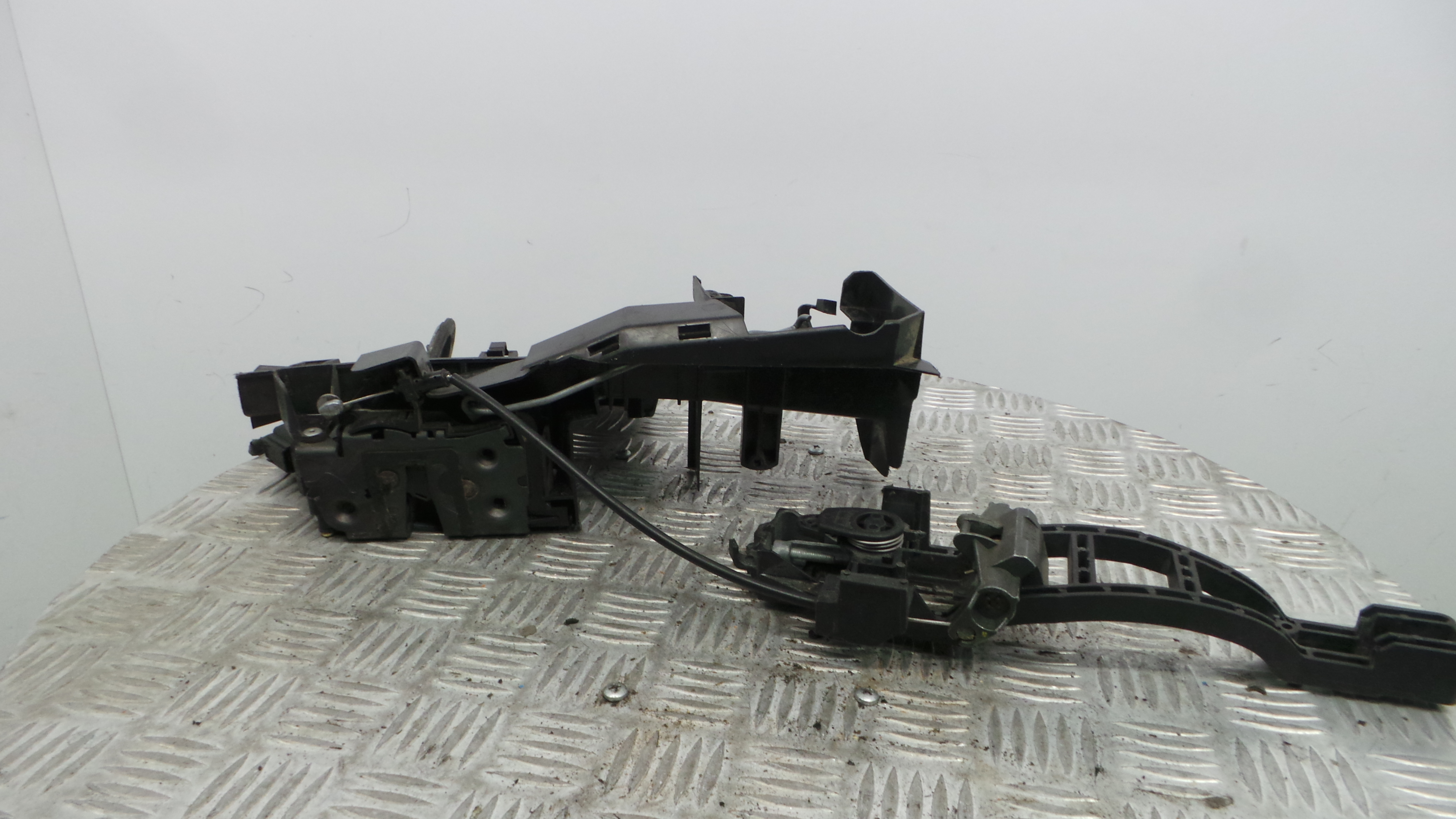 Fecho da Porta Frente Esq 3M5A-H21813-ER - FORD FOCUS II (DA_, HCP, DP)-33639878