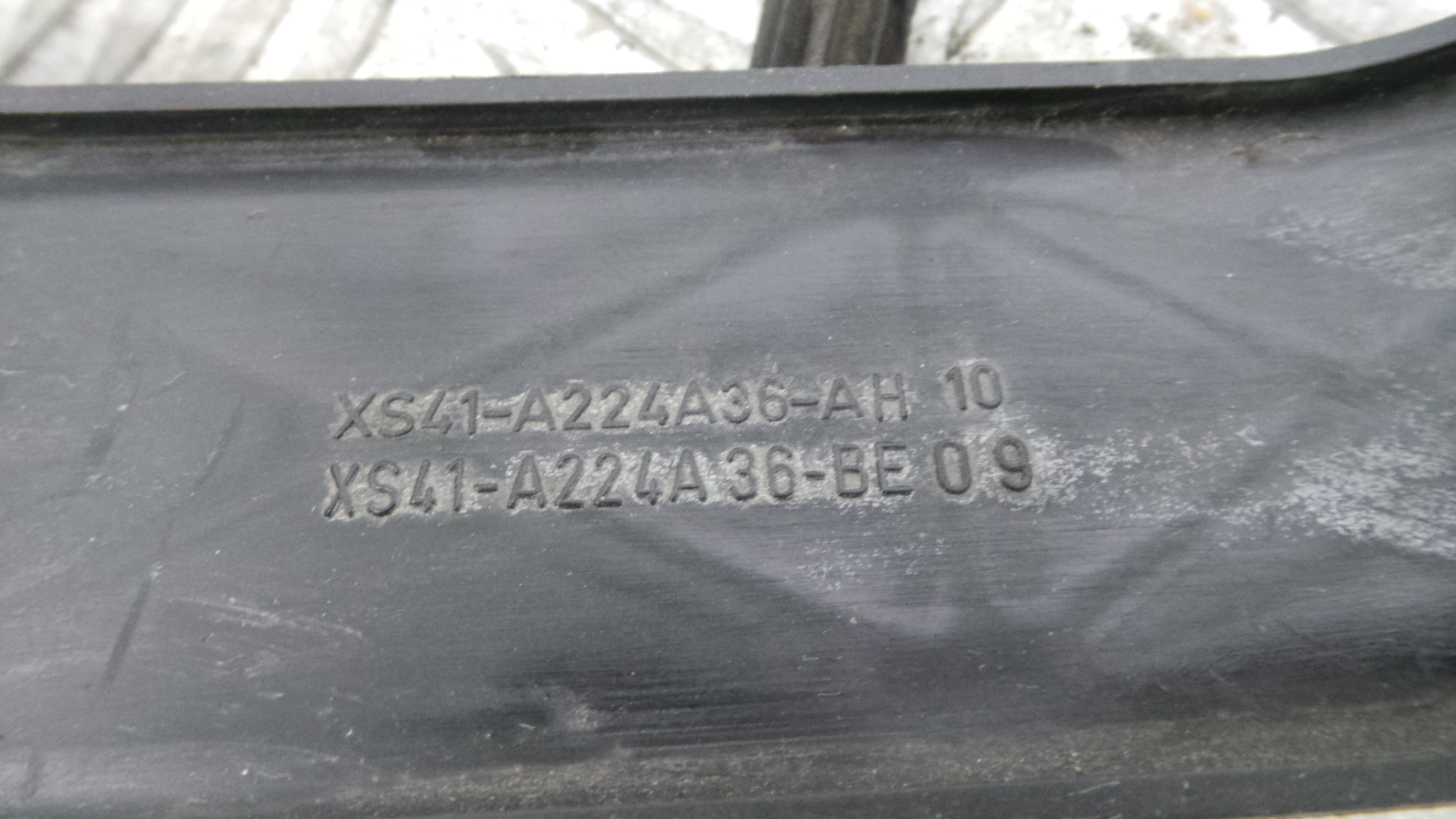 Fecho da Porta Frente Dto XS41-A21812-DA - FORD FOCUS I (DAW, DBW)-33639889