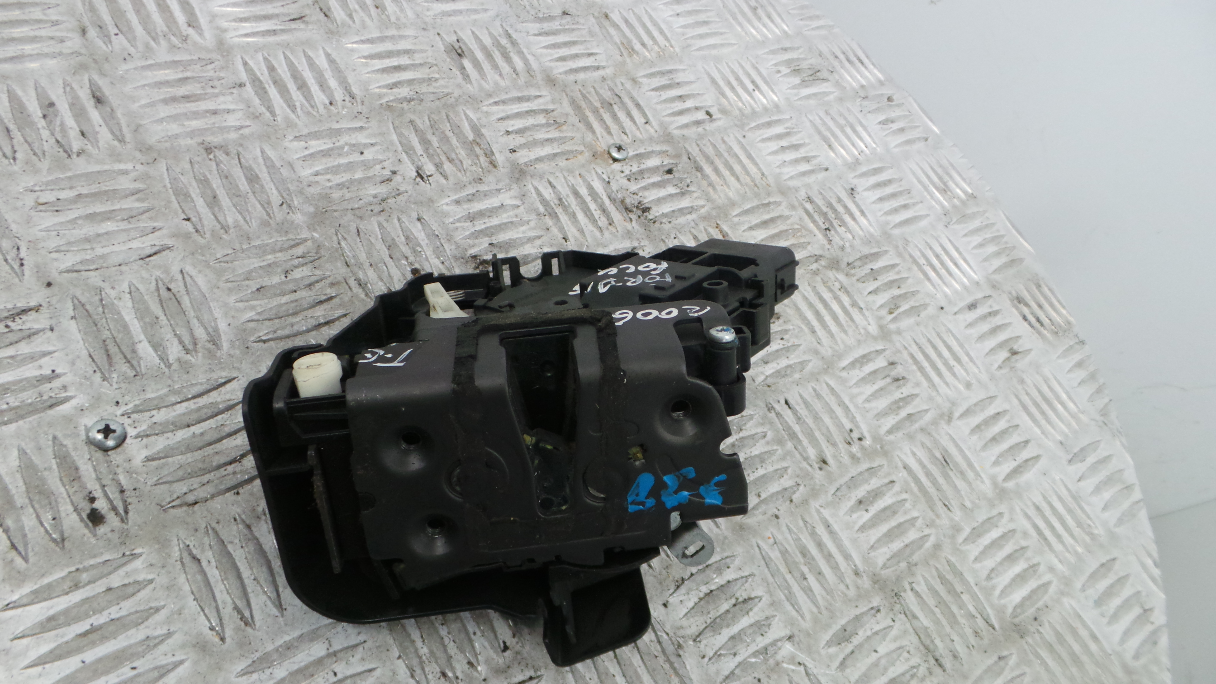 Fecho da Porta Trás Esq 3M5A-R26413-BP - FORD FOCUS II (DA_, HCP, DP)-33639979