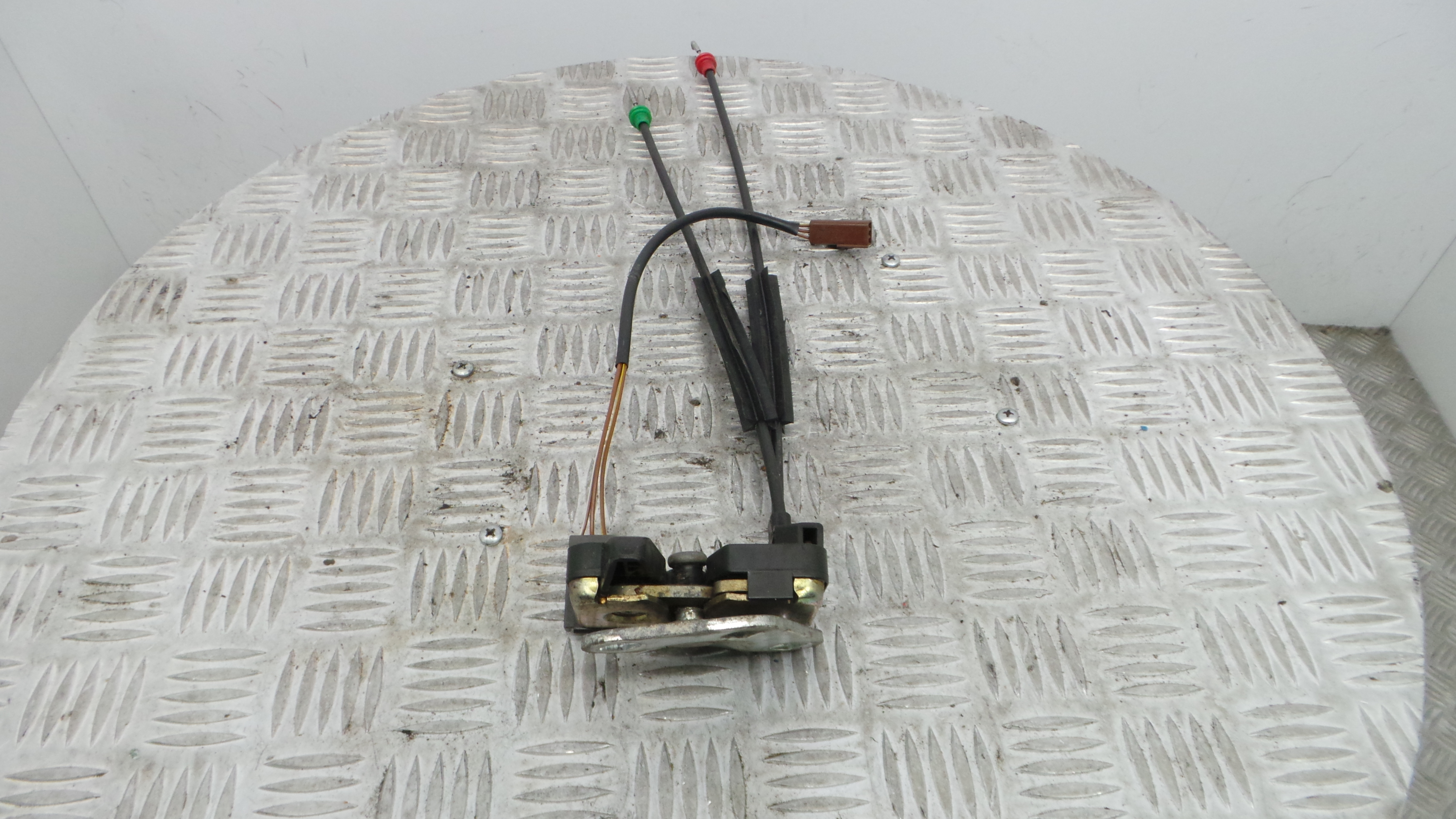 Fecho Mala  2S61-A43102-BD - FORD FIESTA V (JH_, JD_)-33640006