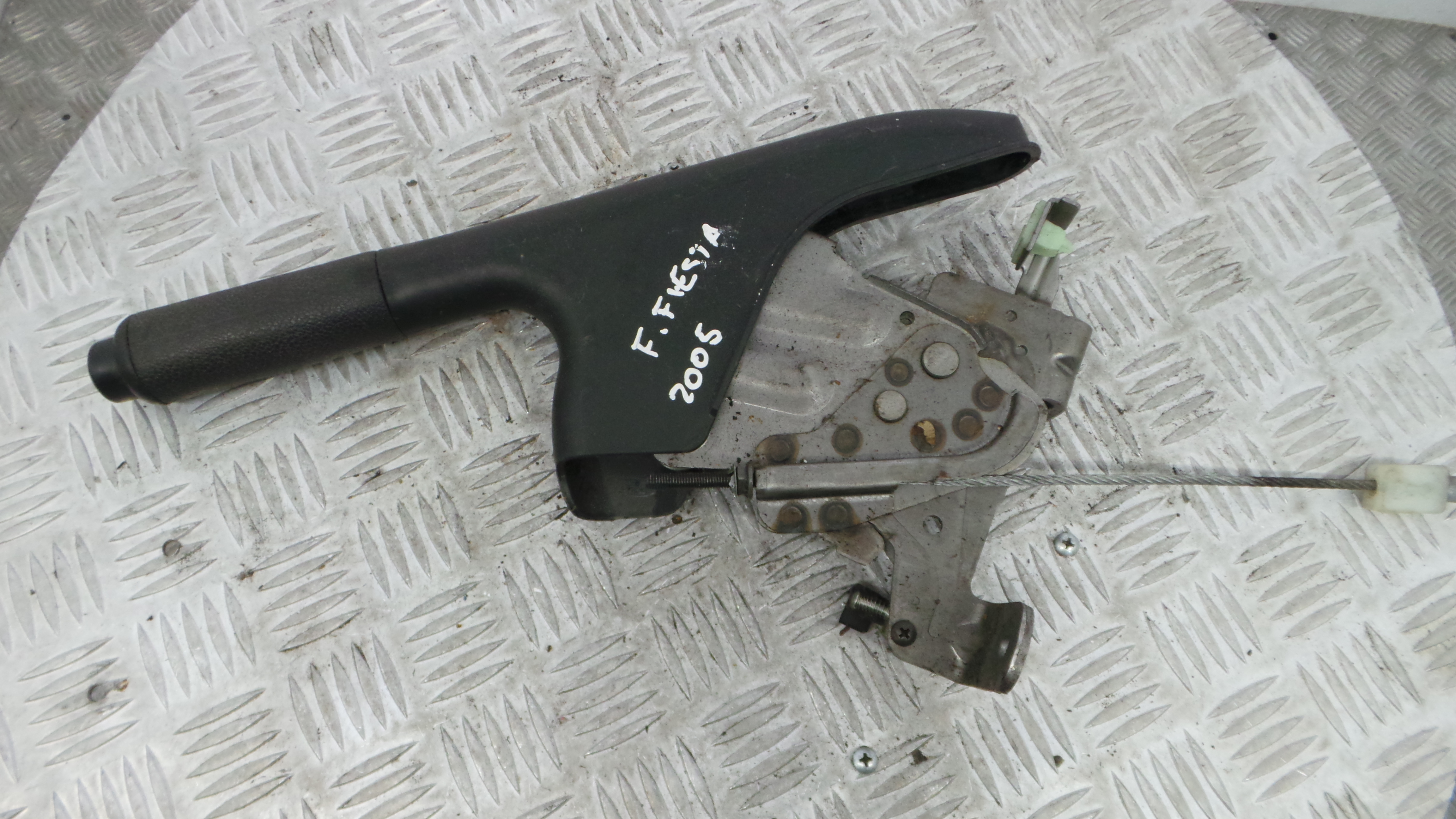 Travão de Mão 2S61-2780-AX - FORD FIESTA V (JH_, JD_)-33640359 Travão de Mão 2S61-2780-AX - FORD FIESTA V (JH_, JD_)-33640359