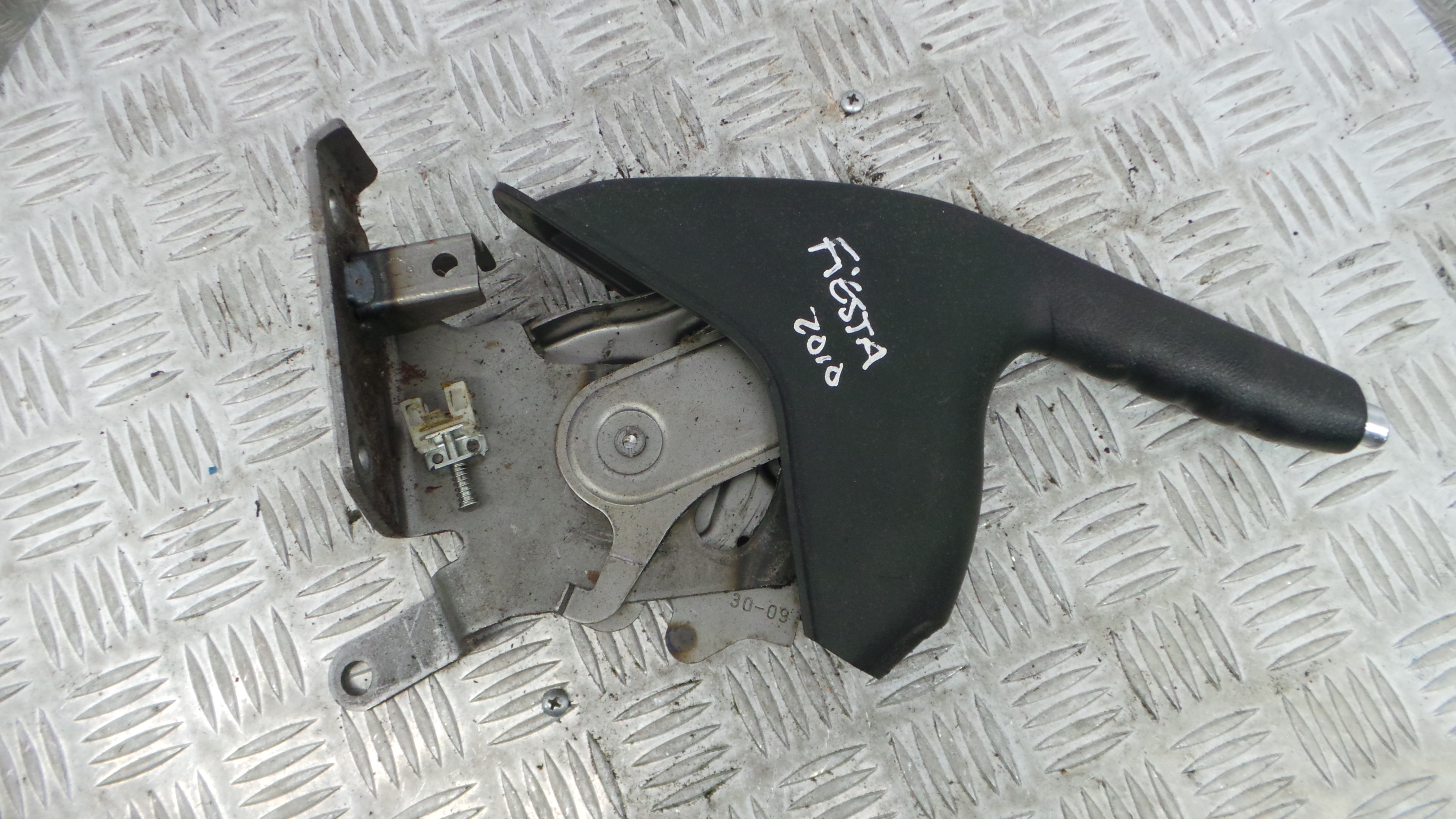 Travão de Mão  8V51-2780-AJW - FORD FIESTA VI (CB1, CCN)-33640368