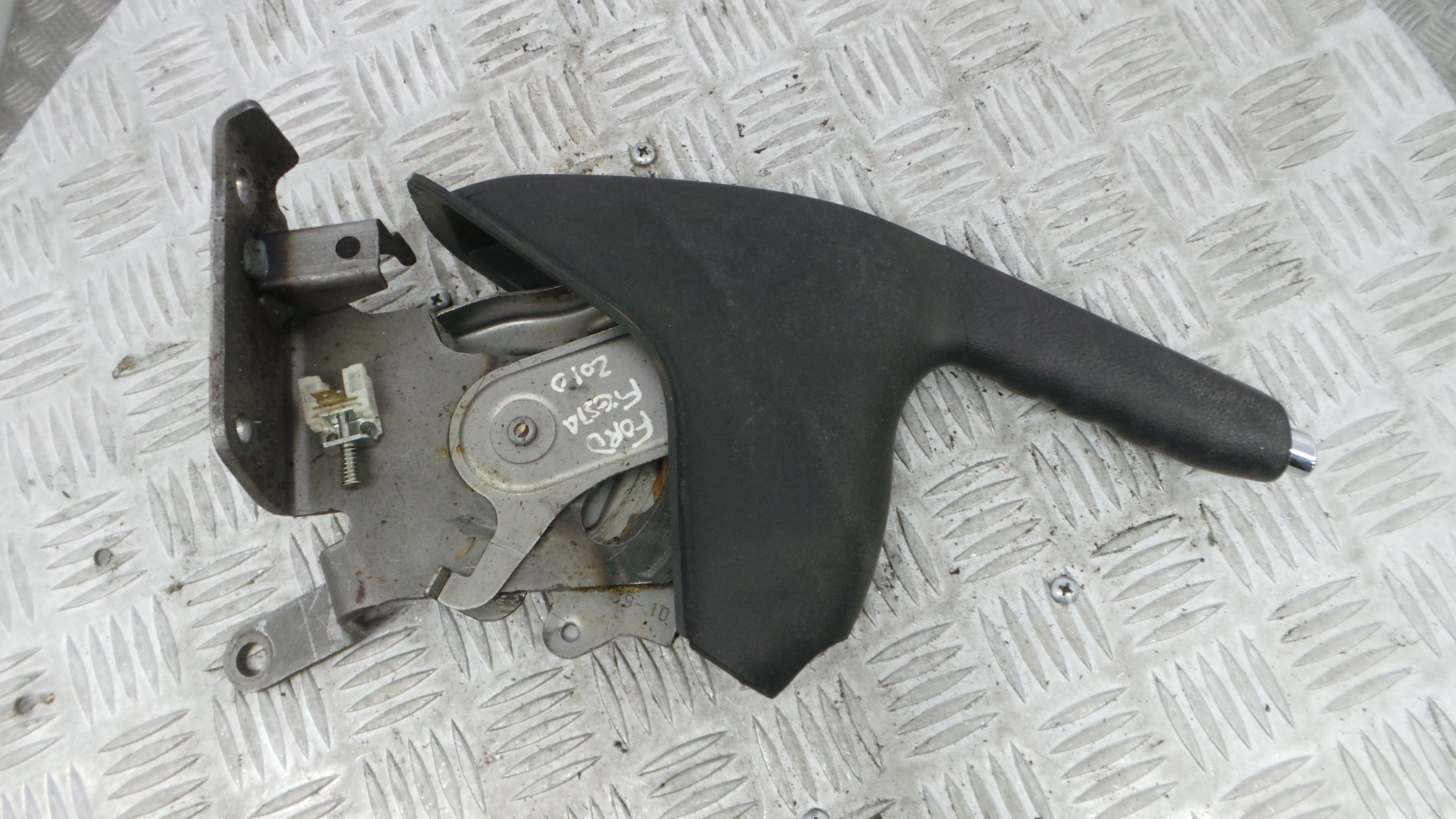 Travão de Mão 8V51-2780-AJW - FORD FIESTA VI (CB1, CCN)-33640380 Travão de Mão 8V51-2780-AJW - FORD FIESTA VI (CB1, CCN)-33640380