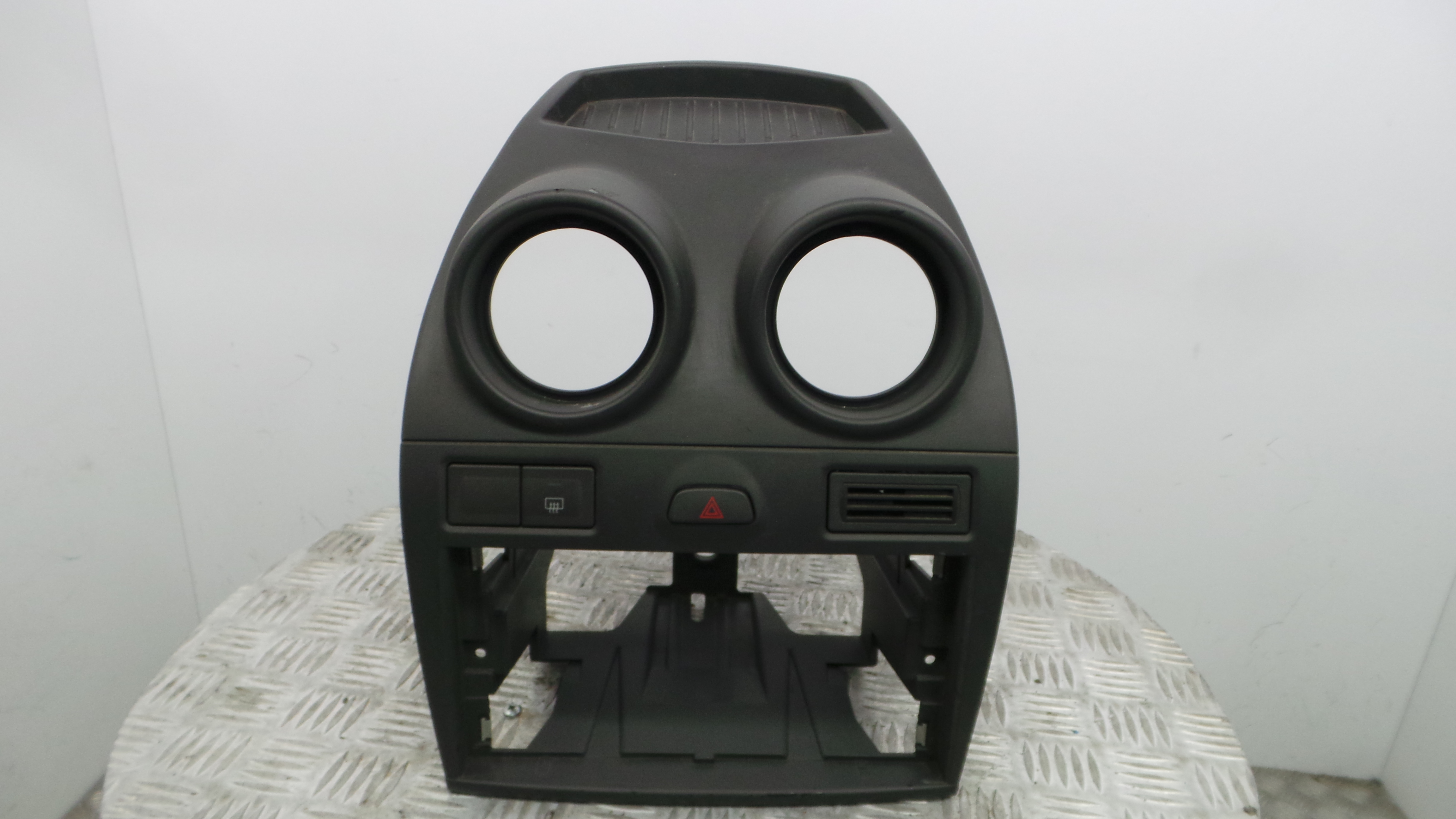 Consola central Tablier 6S61-A046A04-AKW - FORD FIESTA V (JH_, JD_)-33640463 Consola central Tablier 6S61-A046A04-AKW - FORD FIESTA V (JH_, JD_)-33640463