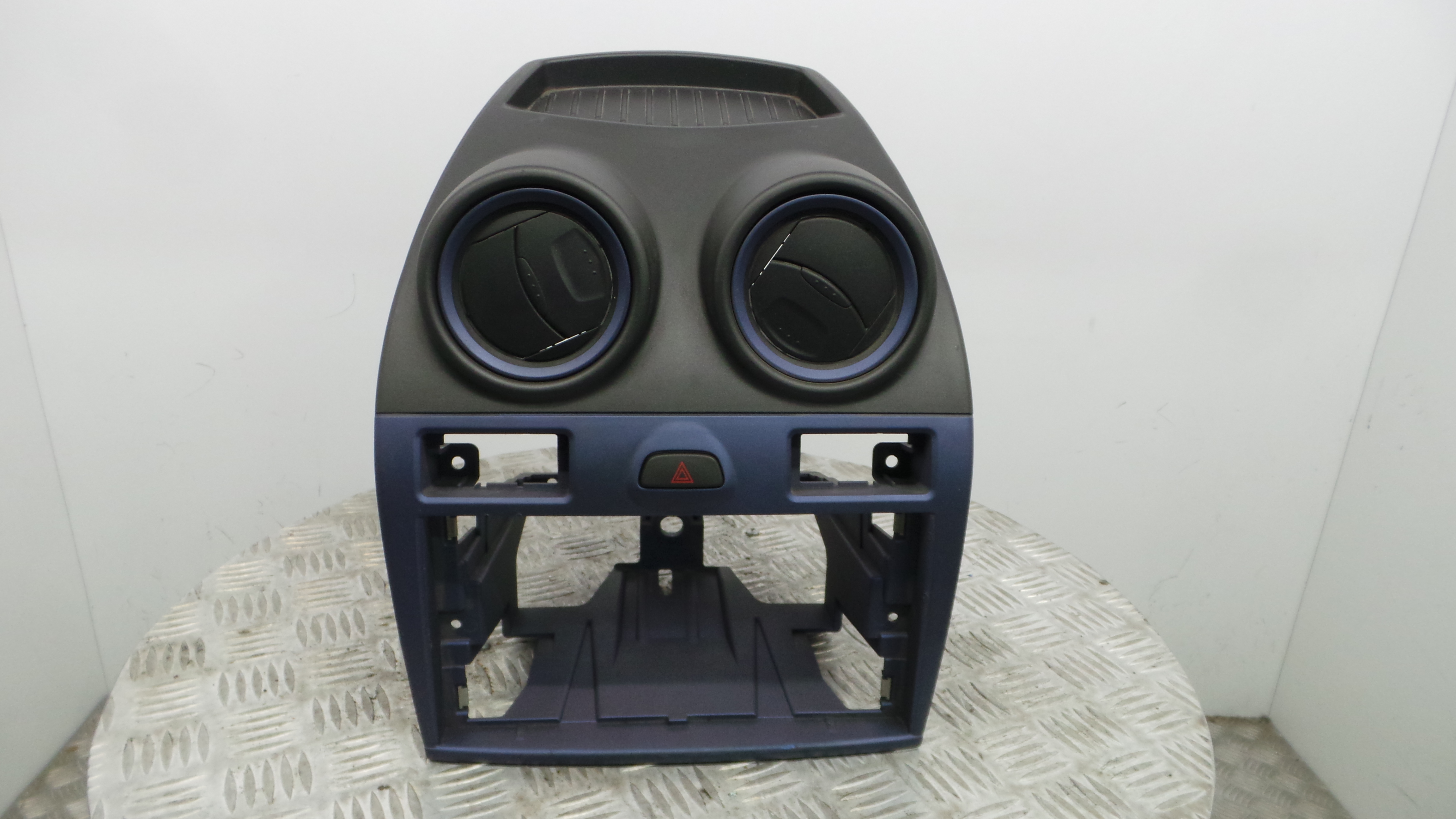 Consola central Tablier 6S61-A046A04-BHW - FORD FIESTA V (JH_, JD_)-33640470 Consola central Tablier 6S61-A046A04-BHW - FORD FIESTA V (JH_, JD_)-33640470