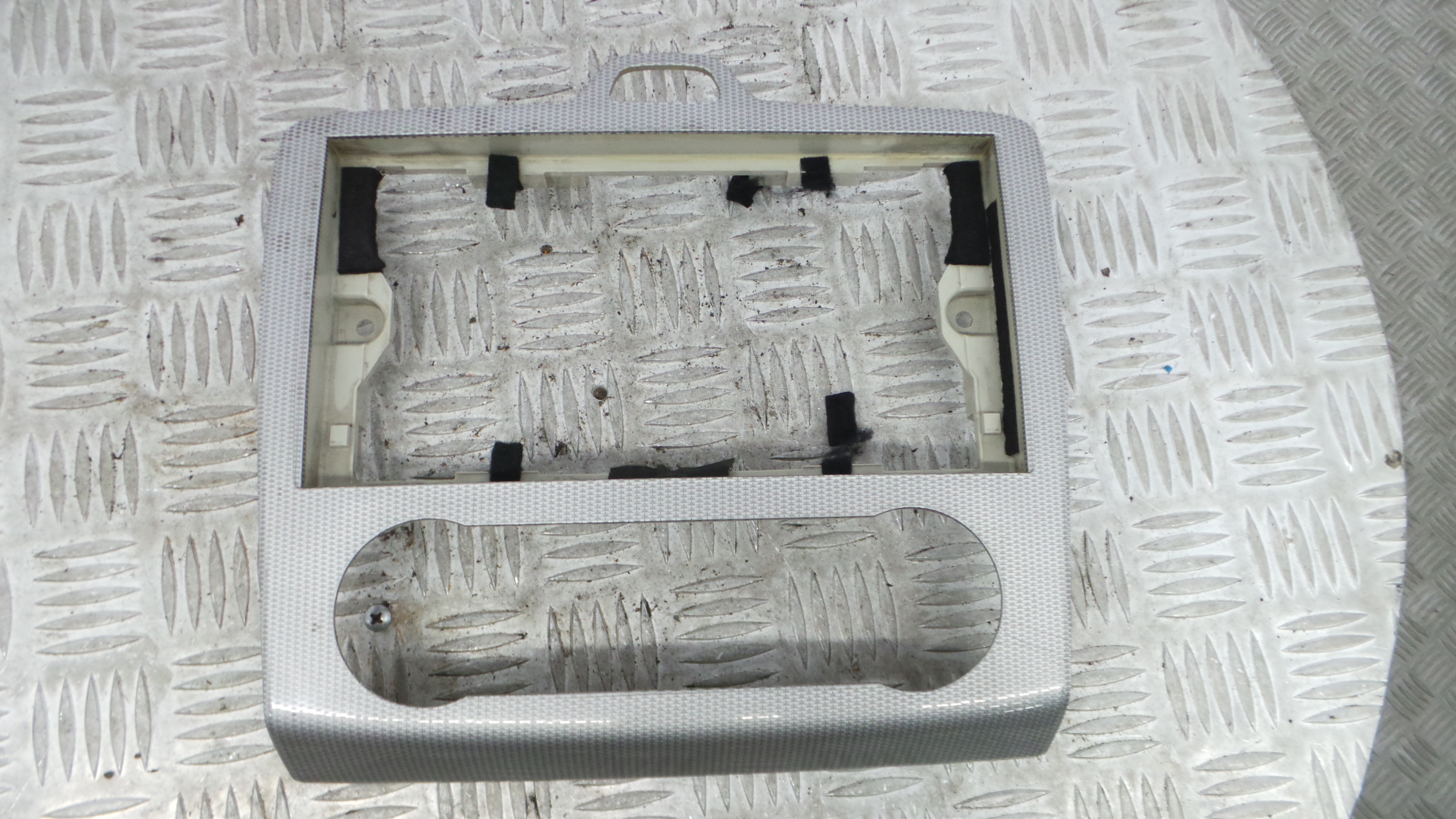 Aro Consola Central 4M51-18522-EBW - FORD FOCUS II (DA_, HCP, DP)-33640493 Aro Consola Central 4M51-18522-EBW - FORD FOCUS II (DA_, HCP, DP)-33640493
