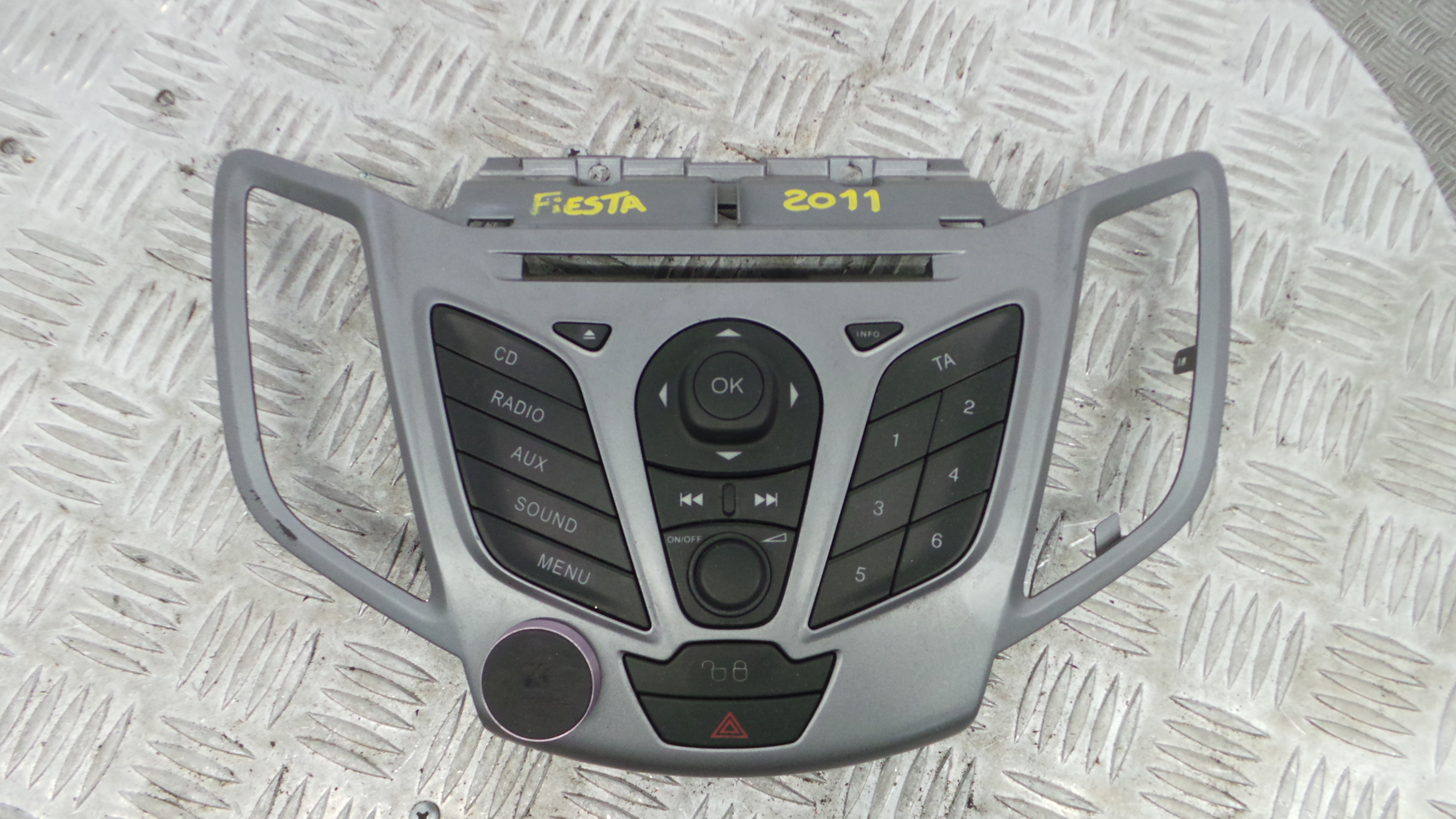 Auto-rádios 8A6T-18K811-AD - FORD FIESTA VI (CB1, CCN)-33640522