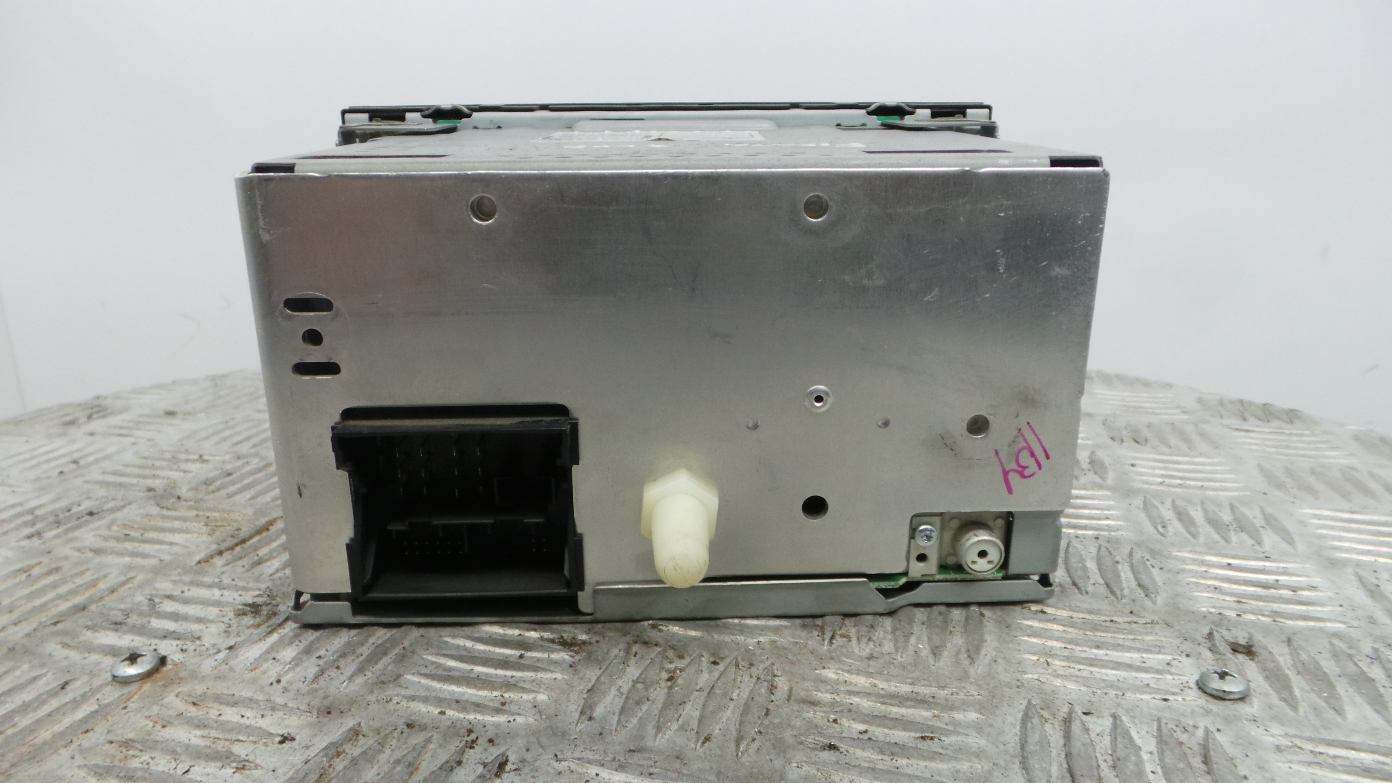 Auto-rádios 6S61-18C815-AJ - FORD FIESTA V (JH_, JD_)-33640544