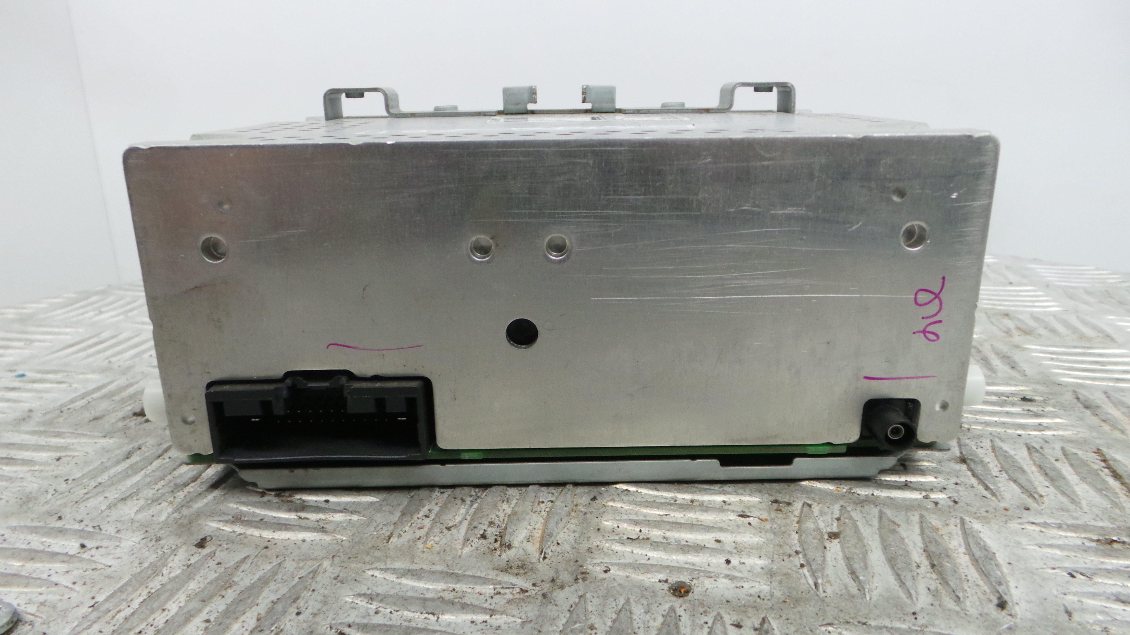 Auto-rádios AA6T-18C815-AC - FORD FIESTA VI (CB1, CCN)-33640557