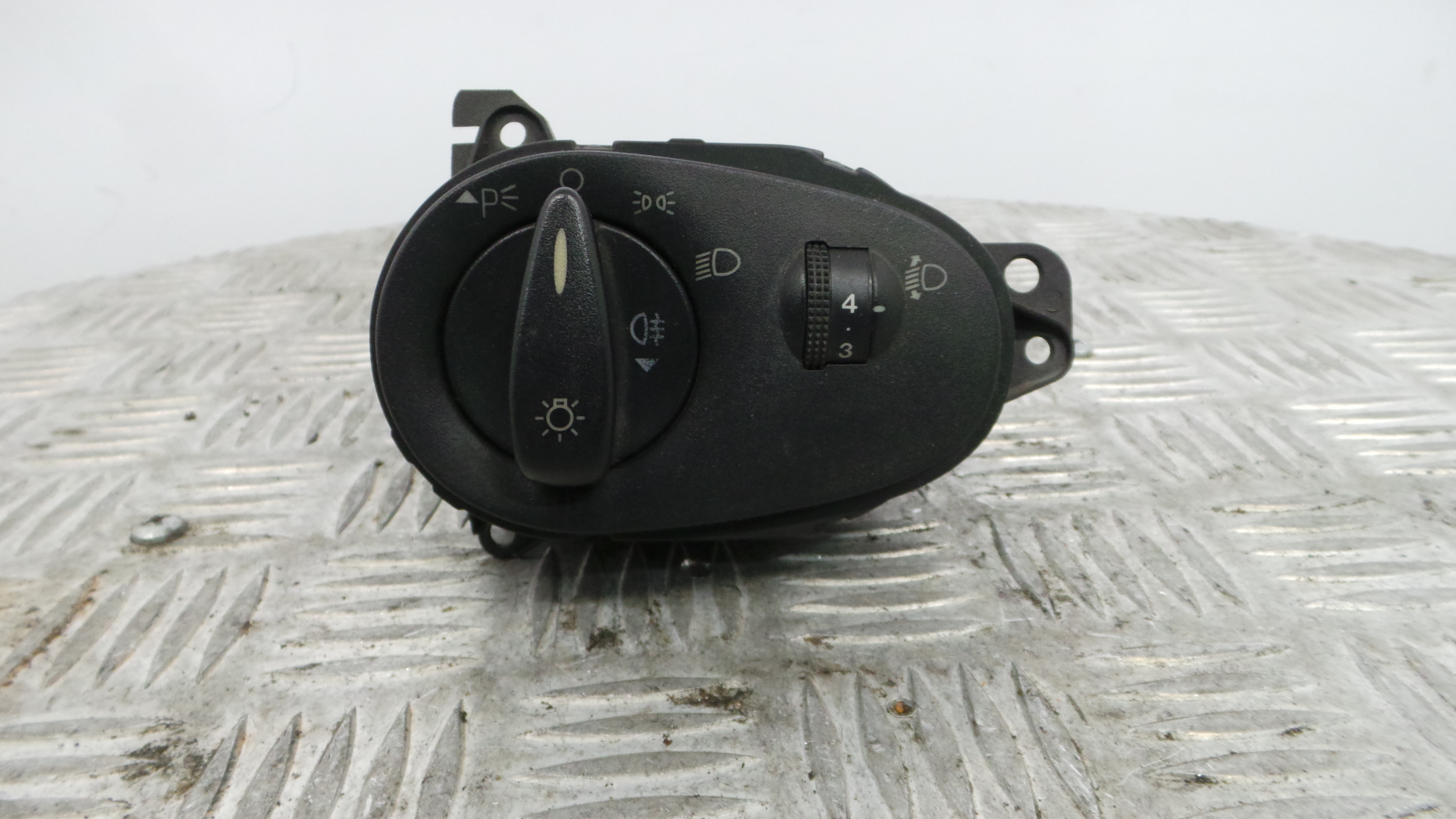 Comando das luzes  98AG-13A024-CH - FORD FOCUS I (DAW, DBW)-33641177