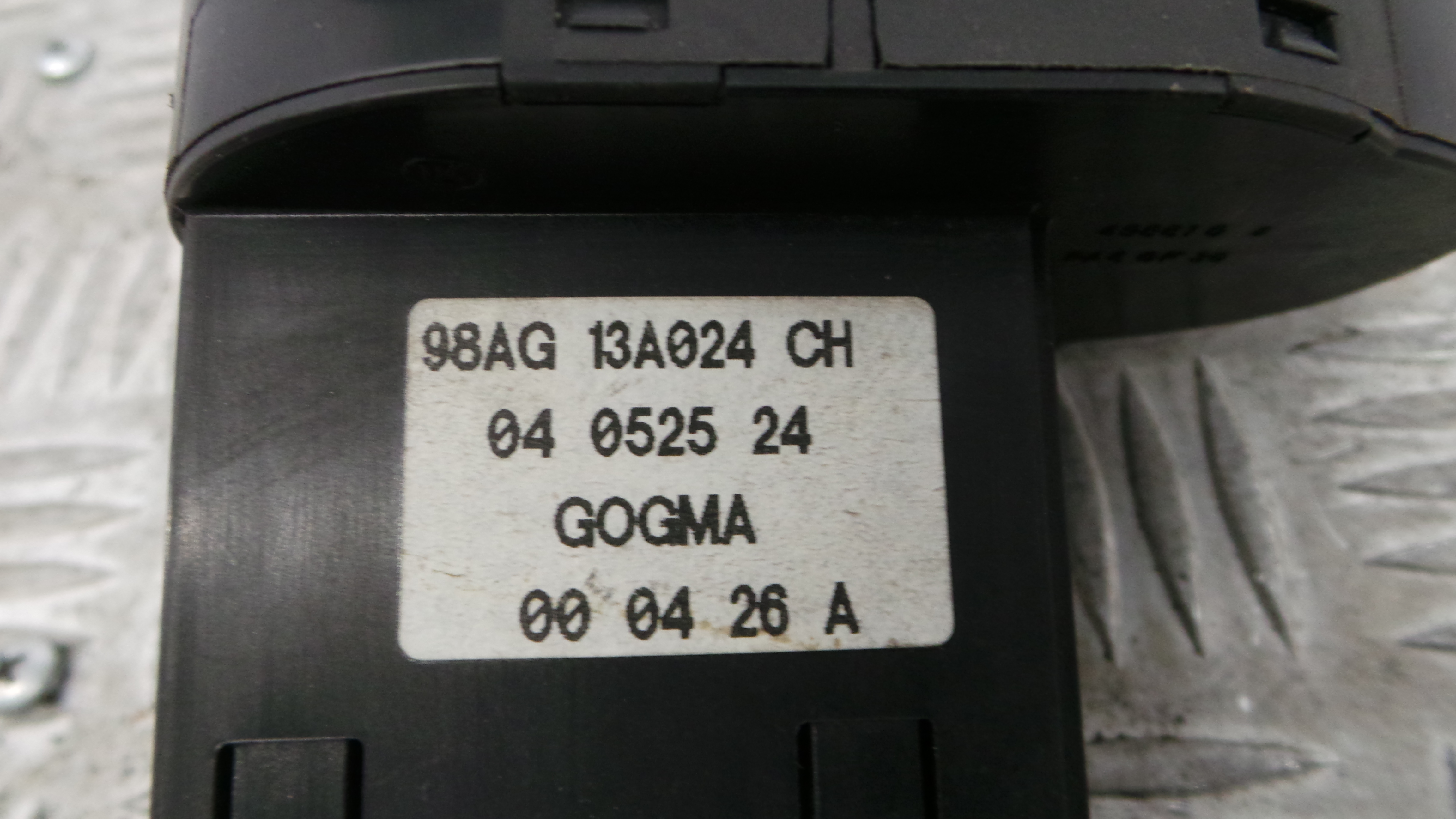 Comando das luzes  98AG-13A024-CH - FORD FOCUS I (DAW, DBW)-33641177