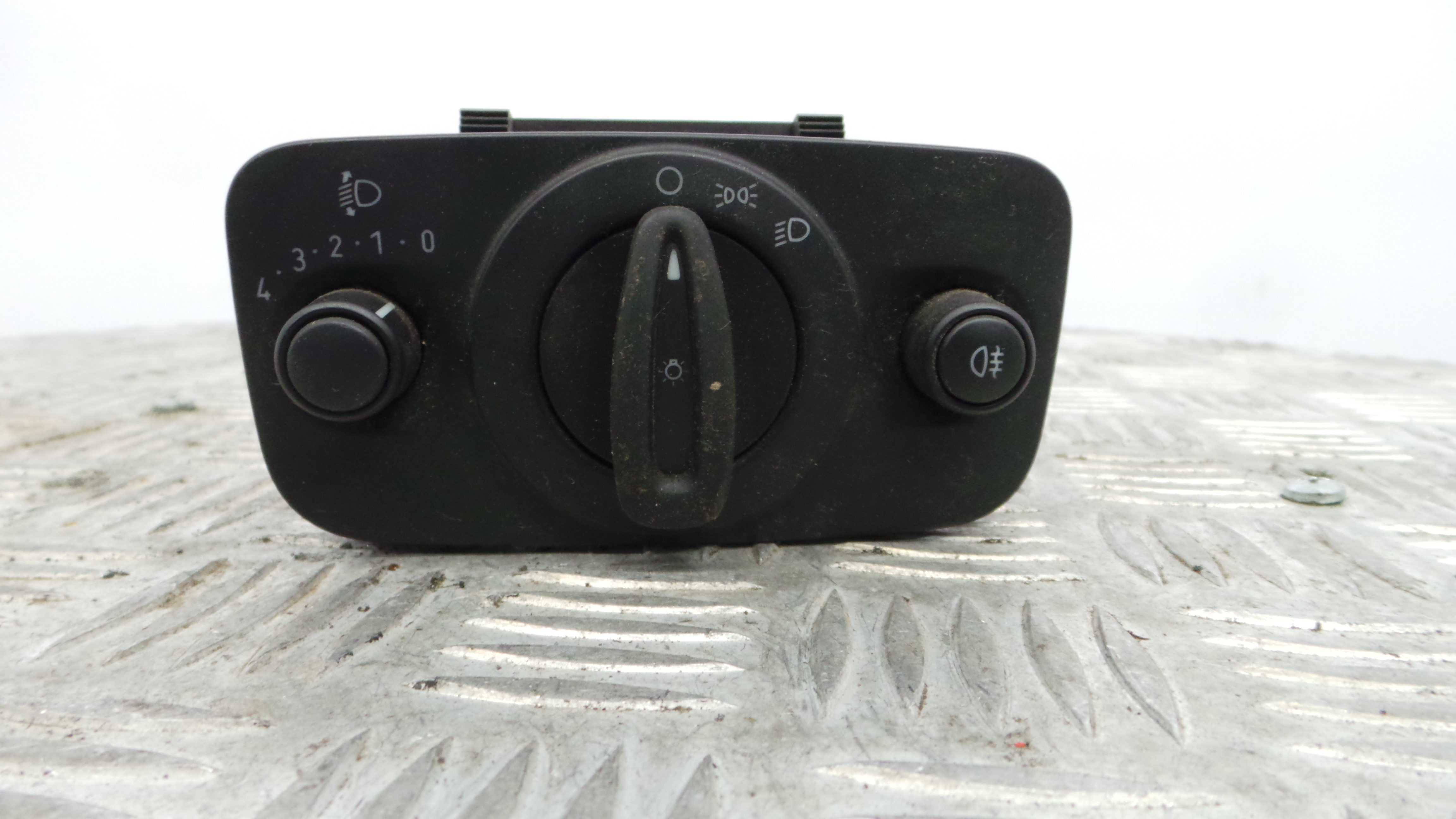 Comando das luzes  8A6T-13A024-AB - FORD FIESTA VI (CB1, CCN)-33641183