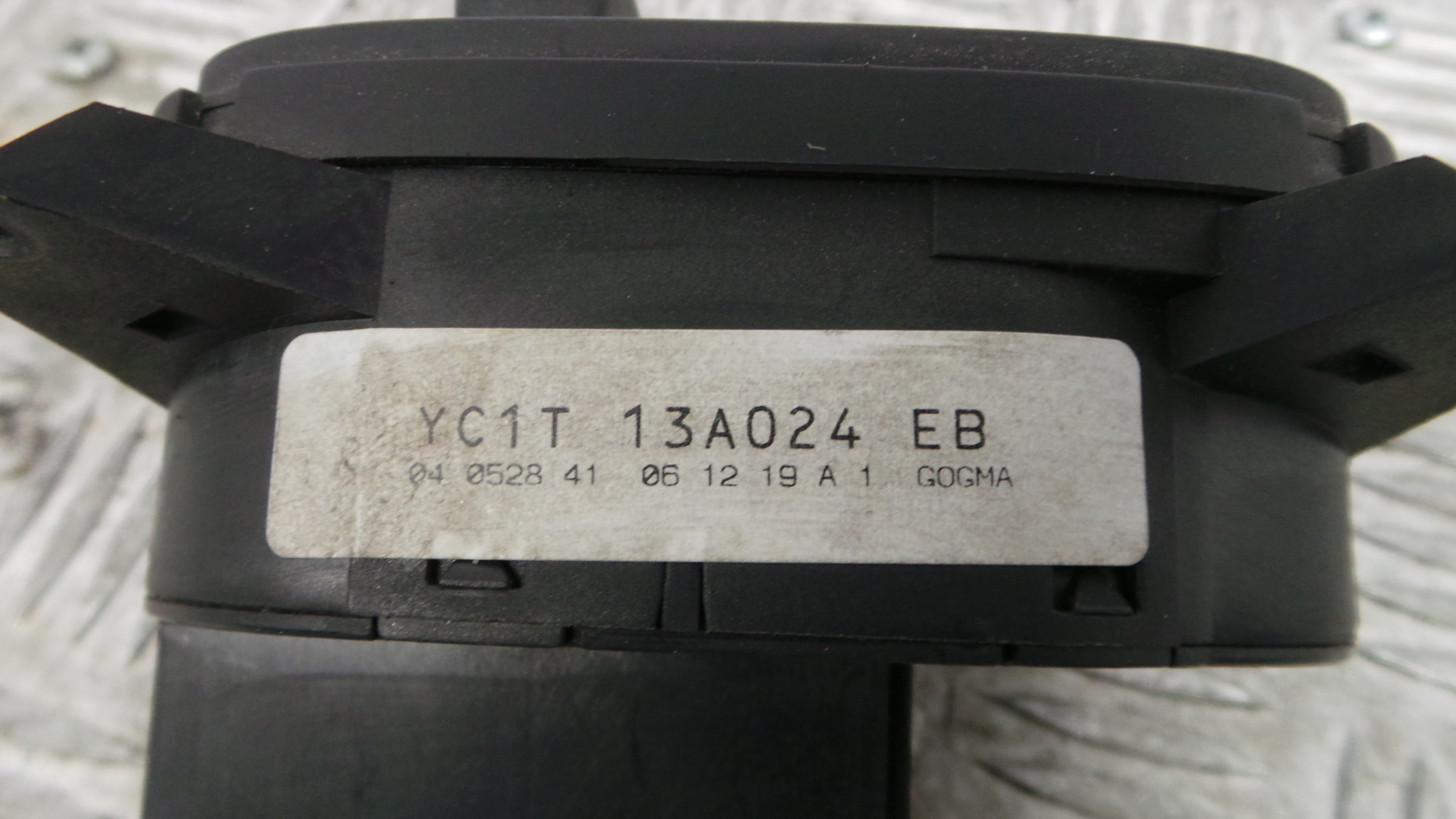 Comando das luzes YC1T-13A024-EB - FORD TRANSIT CONNECT (P65_, P70_, P80_)-33641204