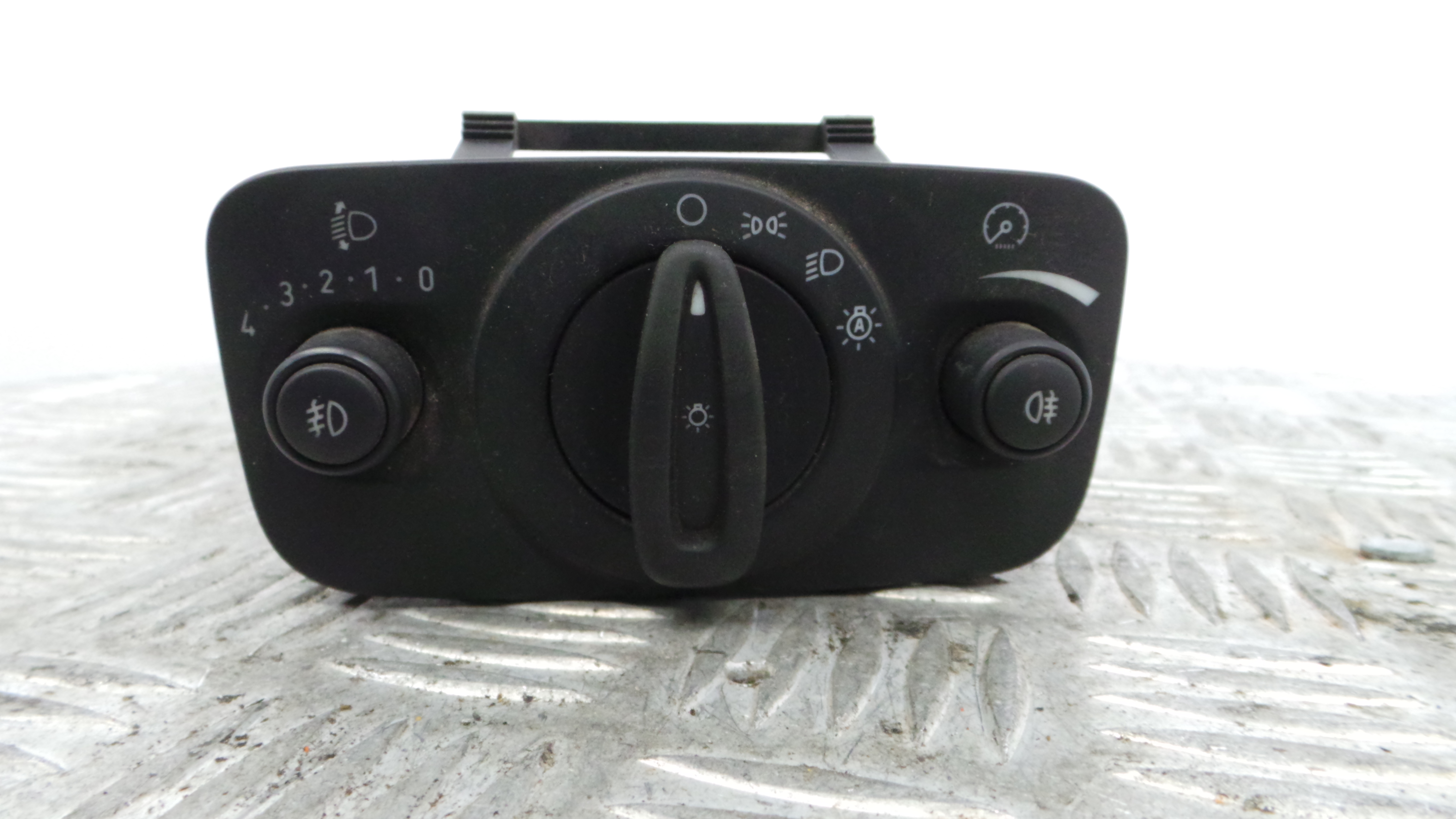 Comando das luzes  AV6T-13A024-CA - FORD C-MAX II (DXA/CB7, DXA/CEU)-33641207